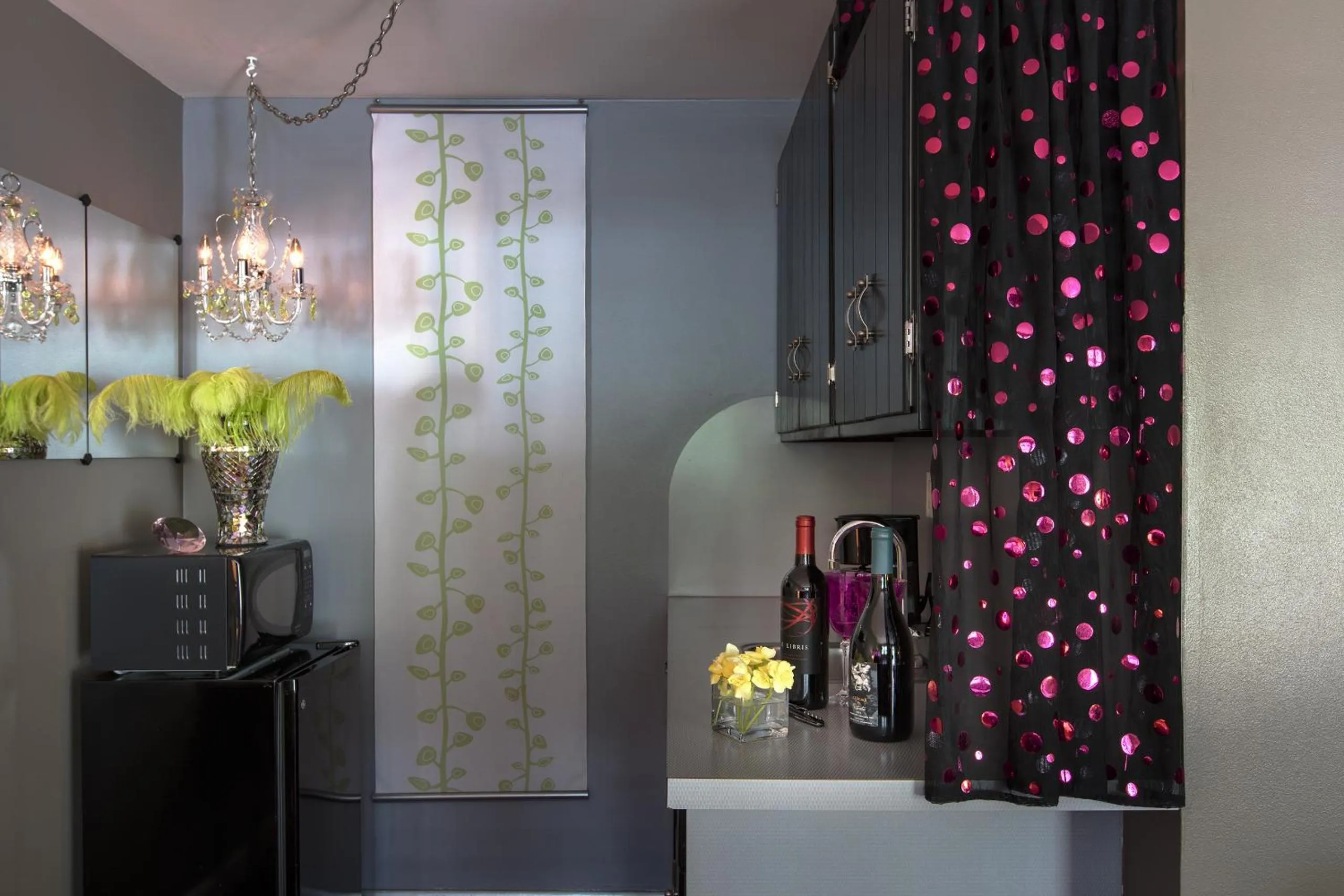 minibar in The Roxbury