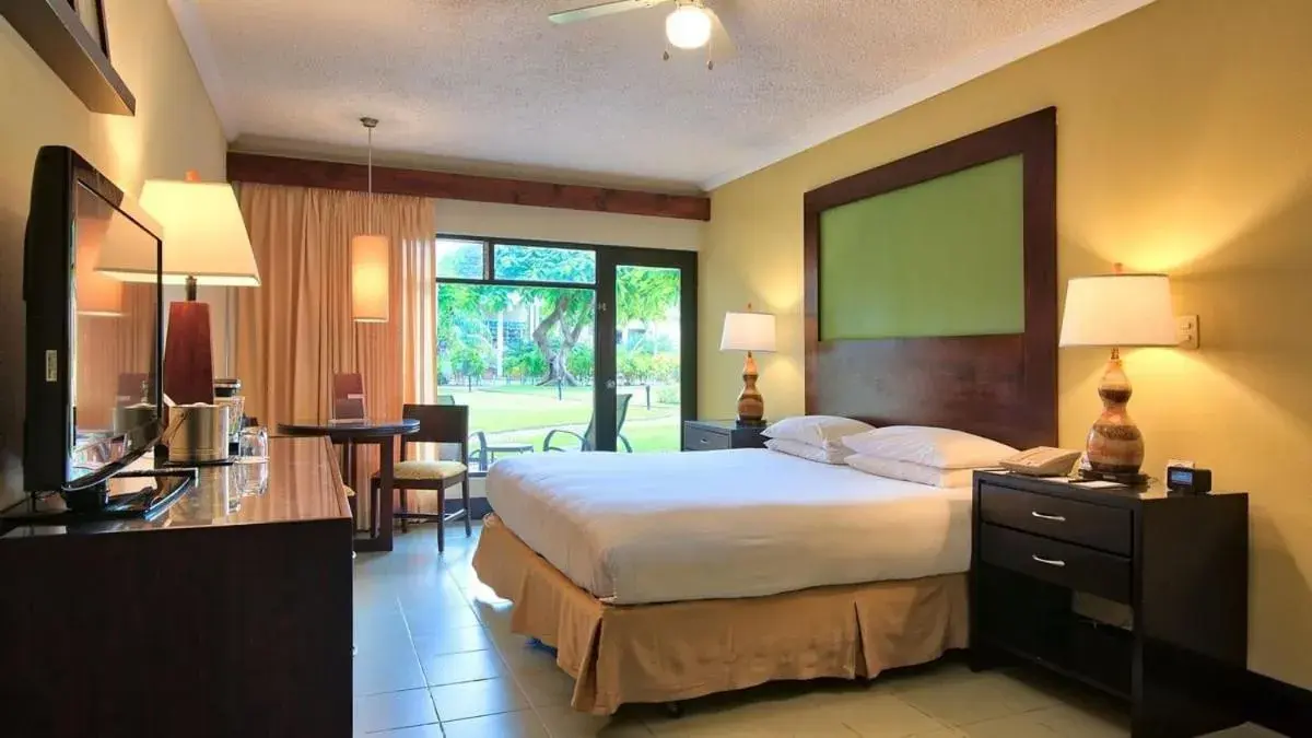 Fiesta 1 King bed in Fiesta Resort All Inclusive Central Pacific - Costa Rica Fiesta 1 King bed in Fiesta Resort All Inclusive Central Pacific - Costa Rica