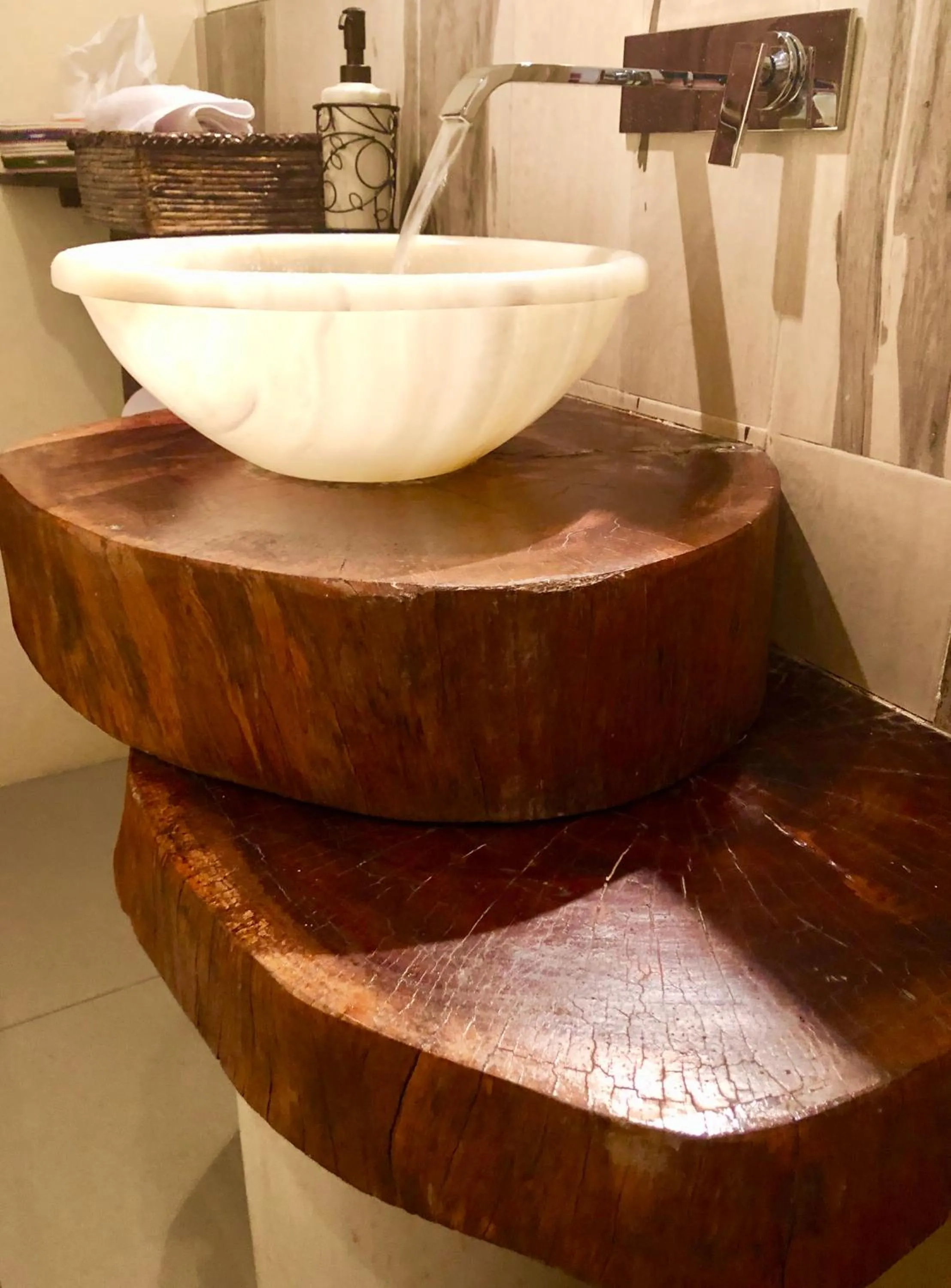 Bathroom in Magnolias Boutique Suites & SPA