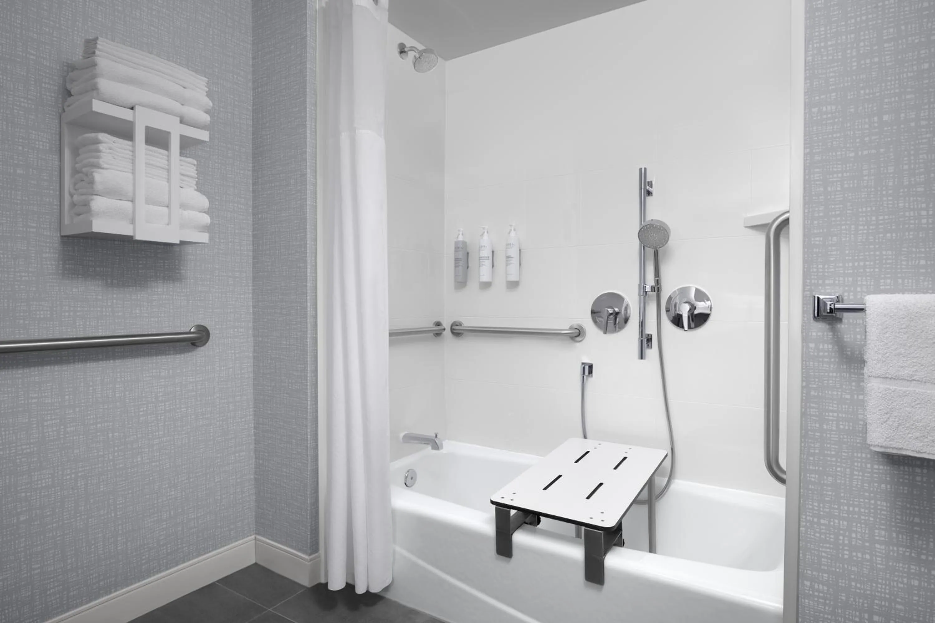 Bathroom in Hampton Inn Ithaca