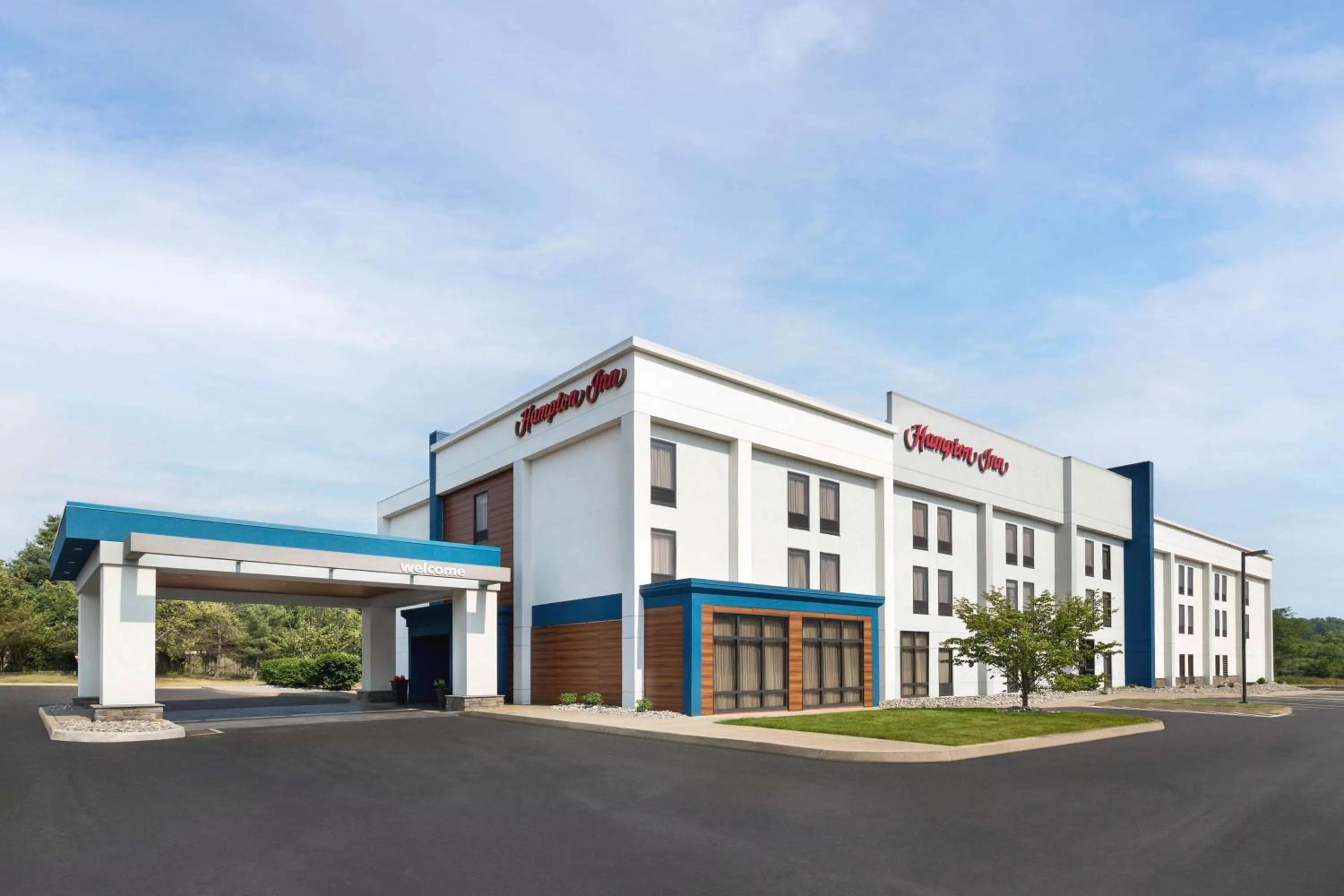 Property building in Hampton Inn Quakertown