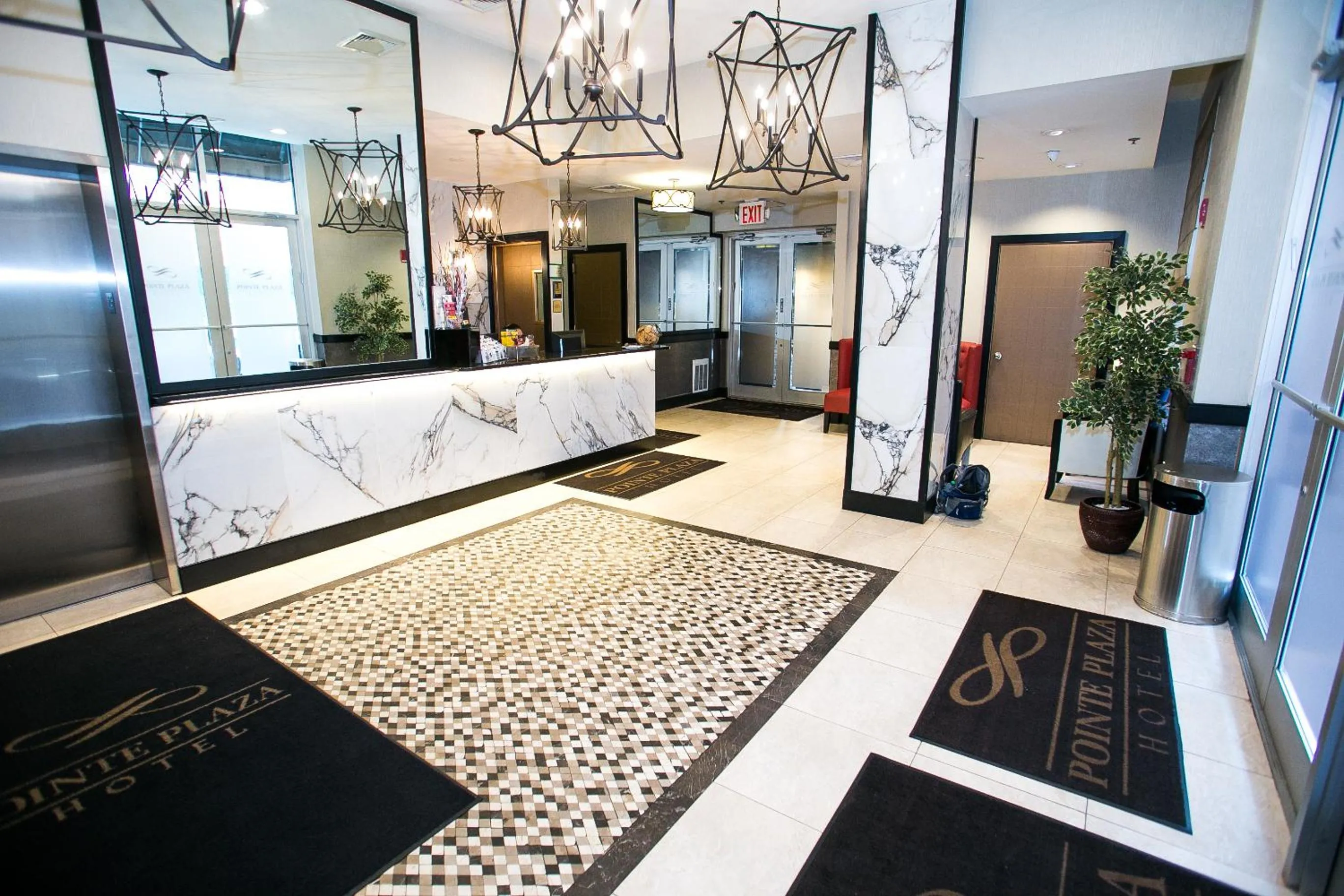 Lobby or reception in Pointe Plaza Hotel