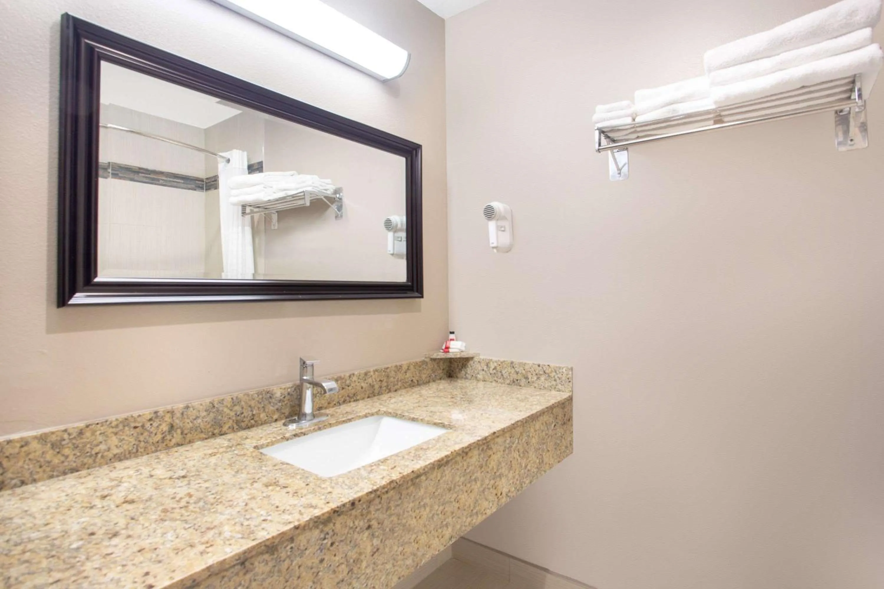 Bathroom in Super 8 by Wyndham Chico