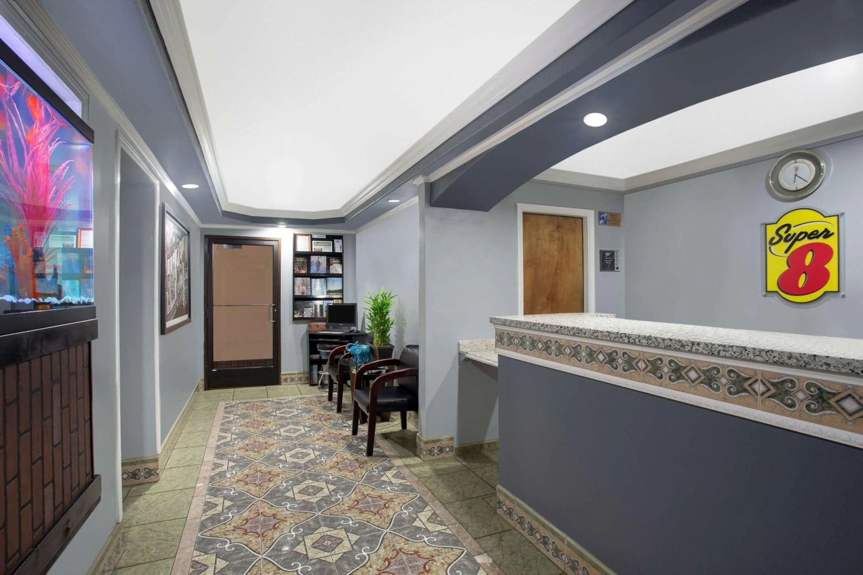 Lobby or reception in Super 8 by Wyndham Chico
