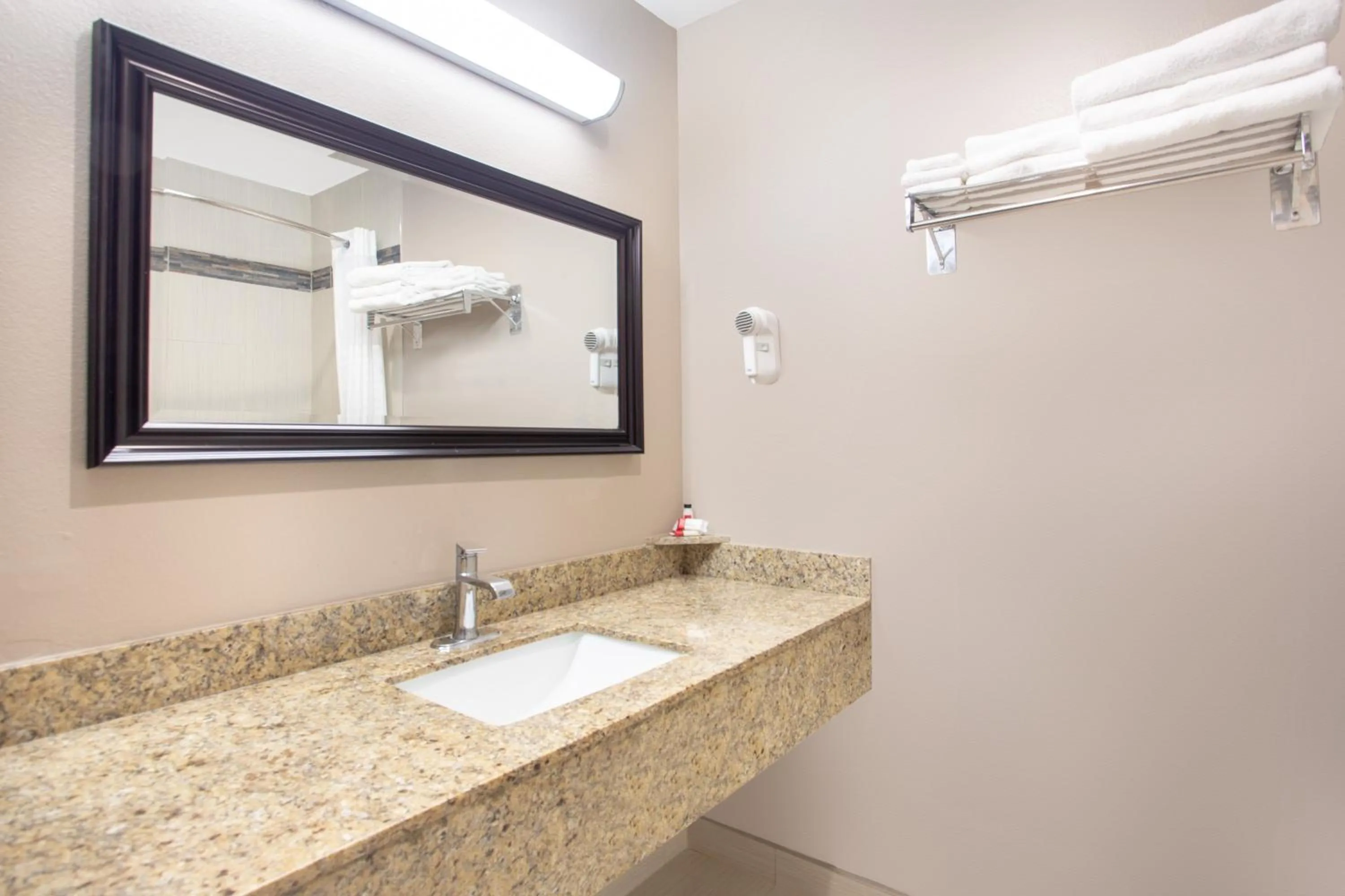 Bathroom in Super 8 by Wyndham Chico