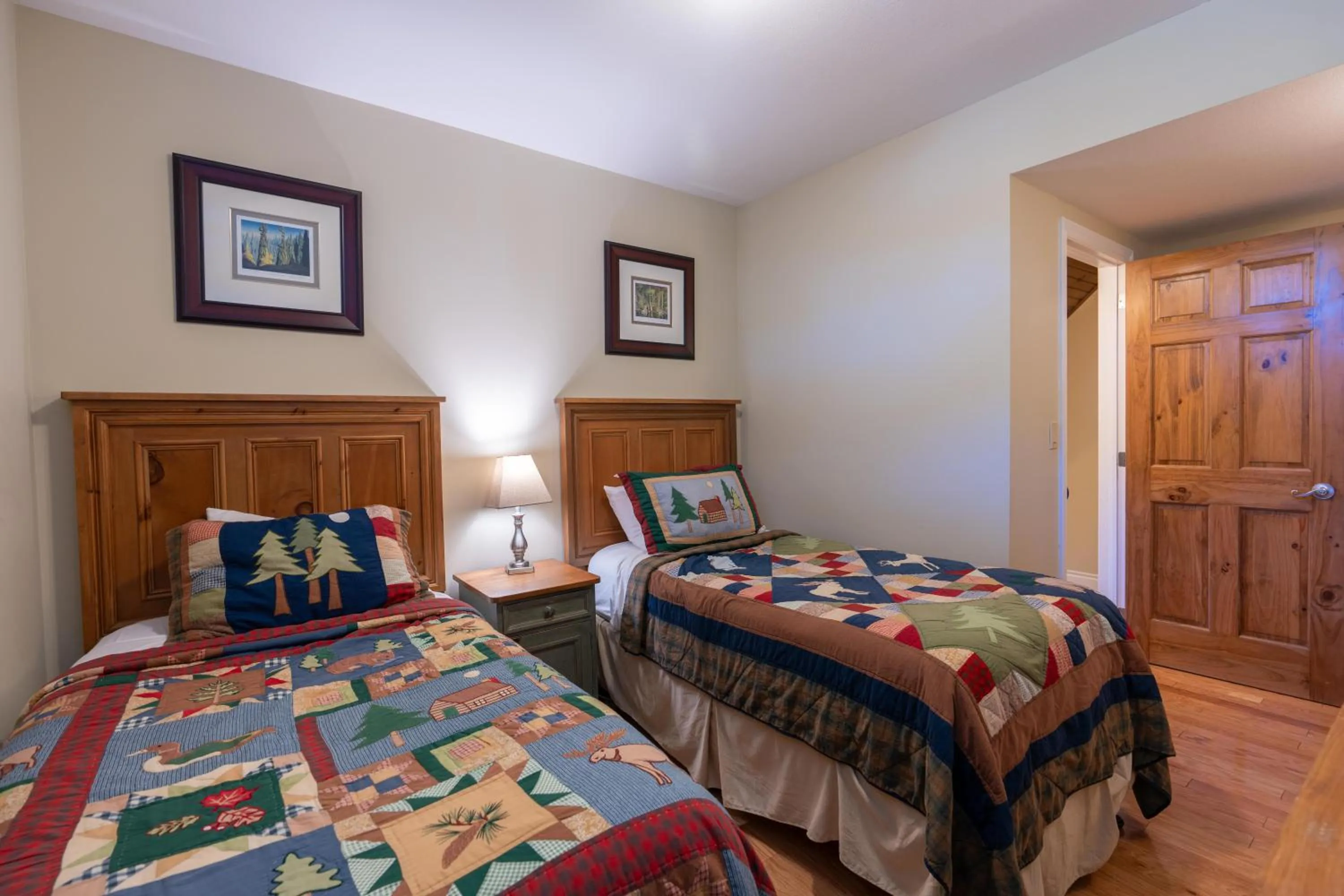 Bedroom, Bed in Blue Water Acres