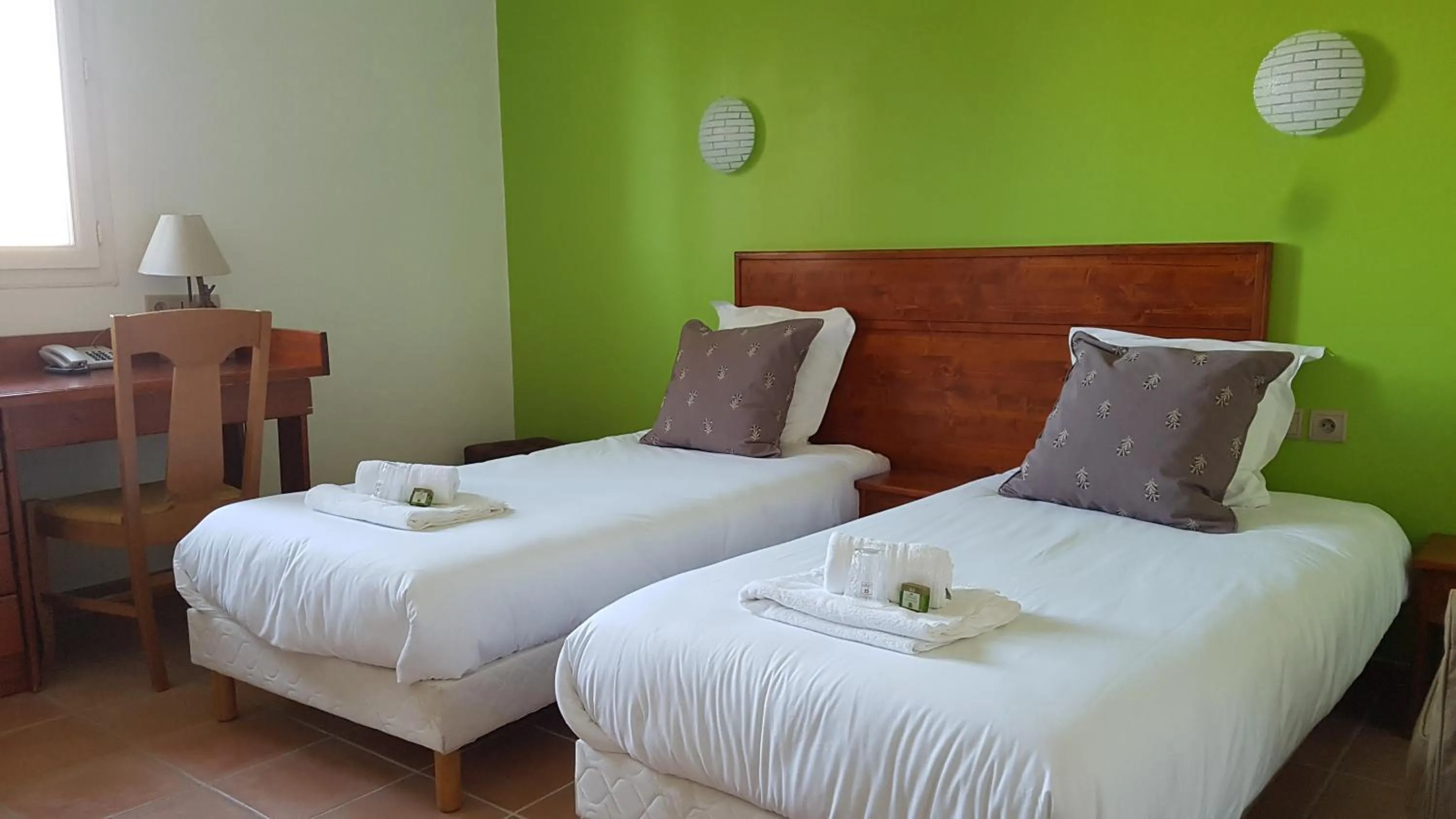 Restaurant/places to eat, Bed in Hôtel et Restaurant Logis Le Mas de Mon Père