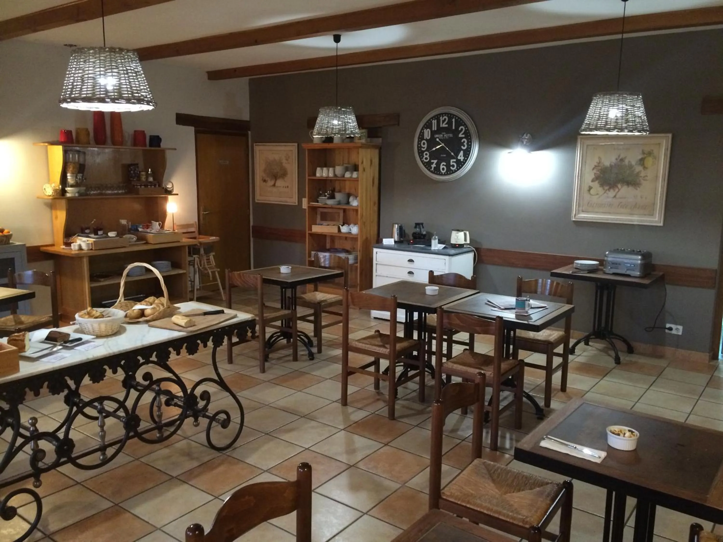 Restaurant/places to eat in Hôtel et Restaurant Logis Le Mas de Mon Père