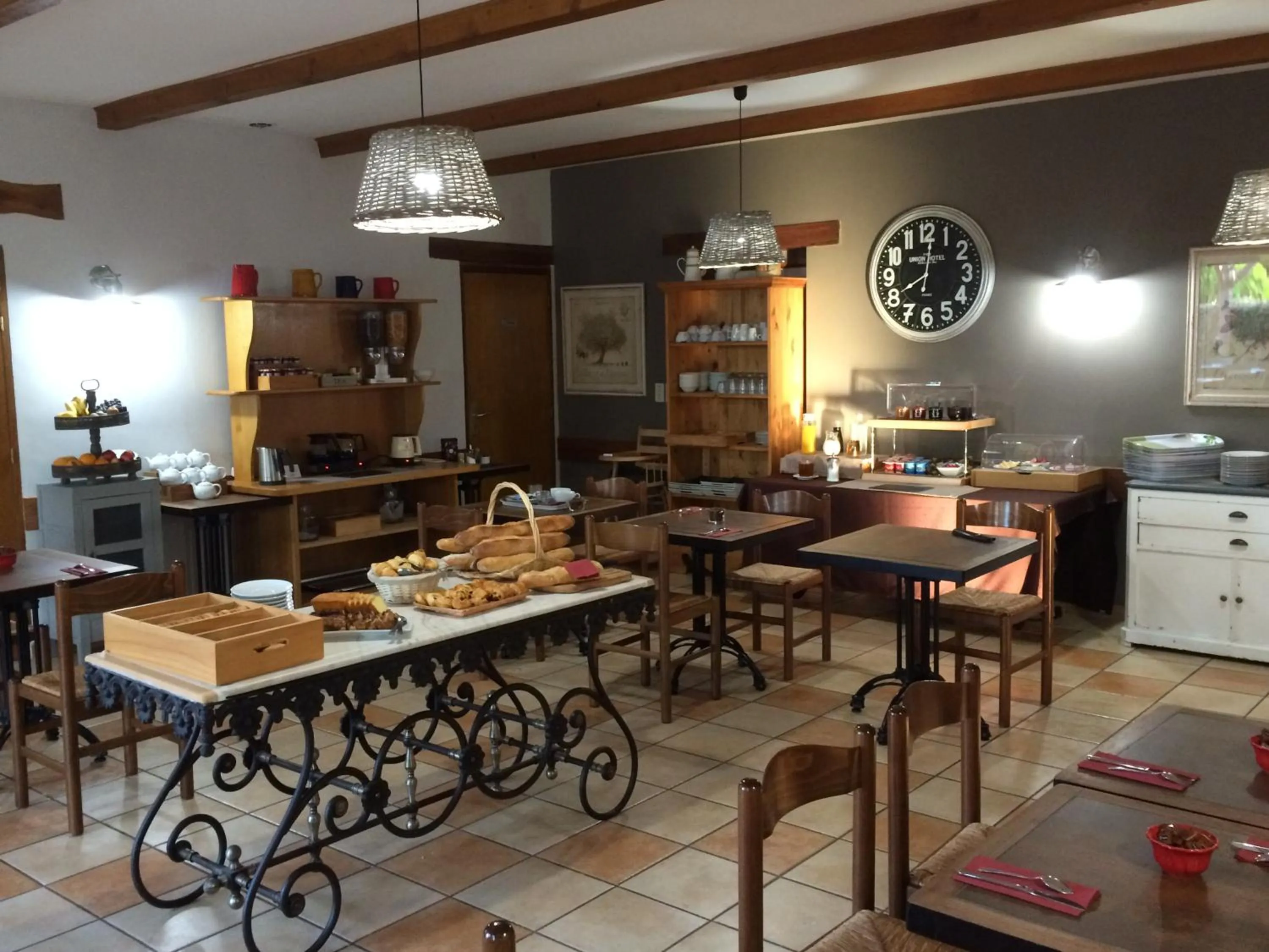 Restaurant/places to eat in Hôtel et Restaurant Logis Le Mas de Mon Père