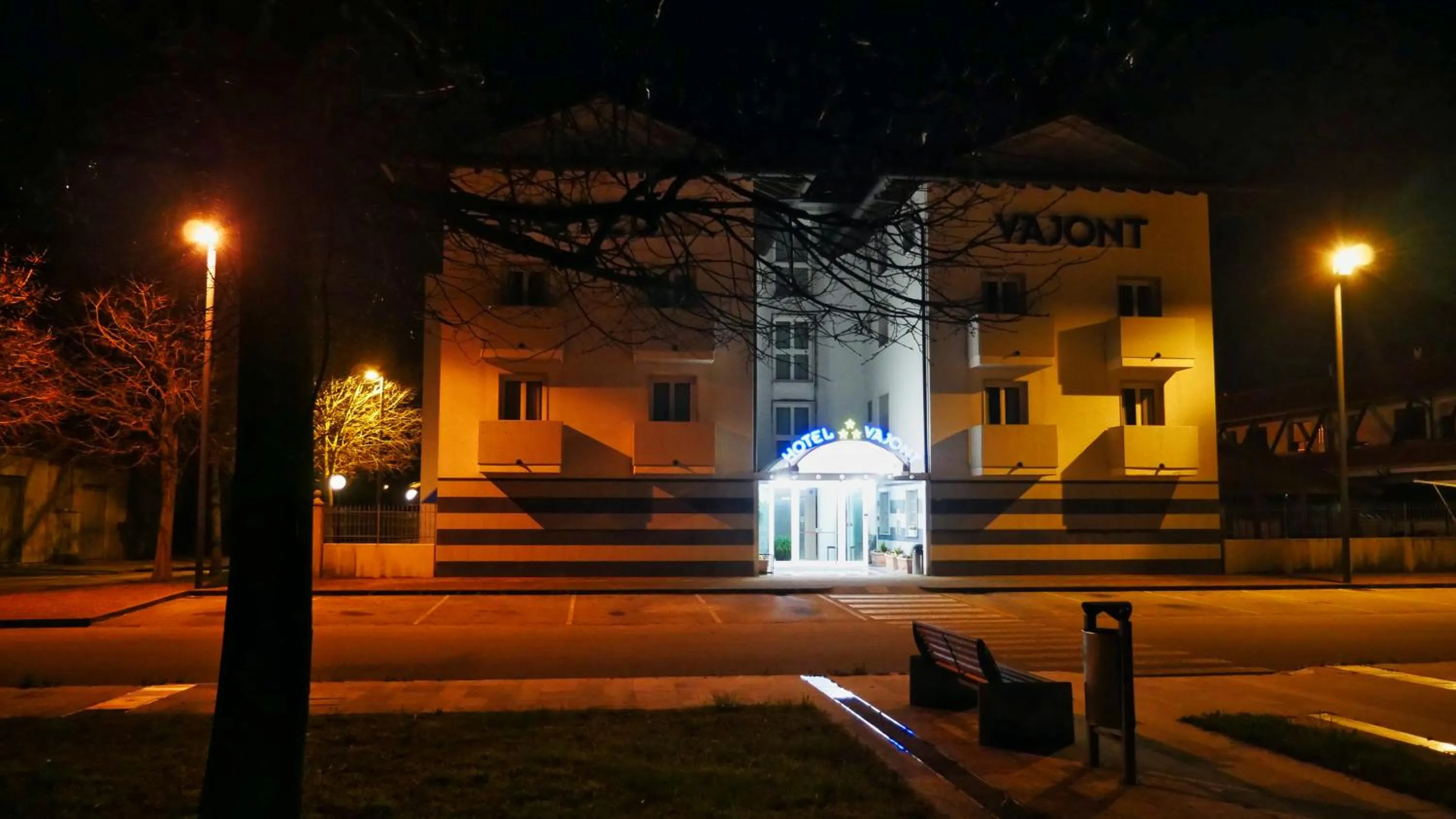Facade/entrance in hotel Vajont