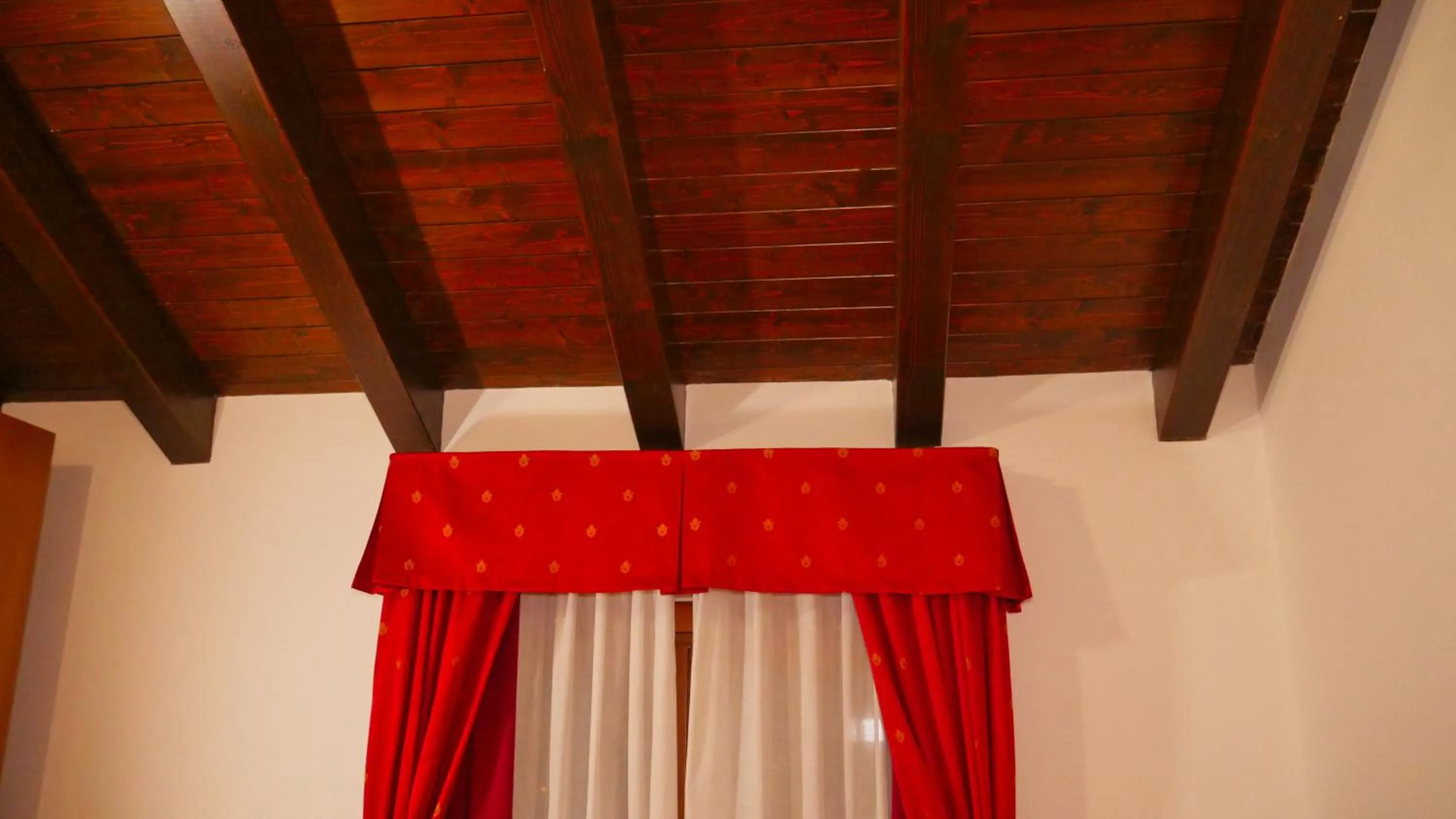 Photo of the whole room in hotel Vajont