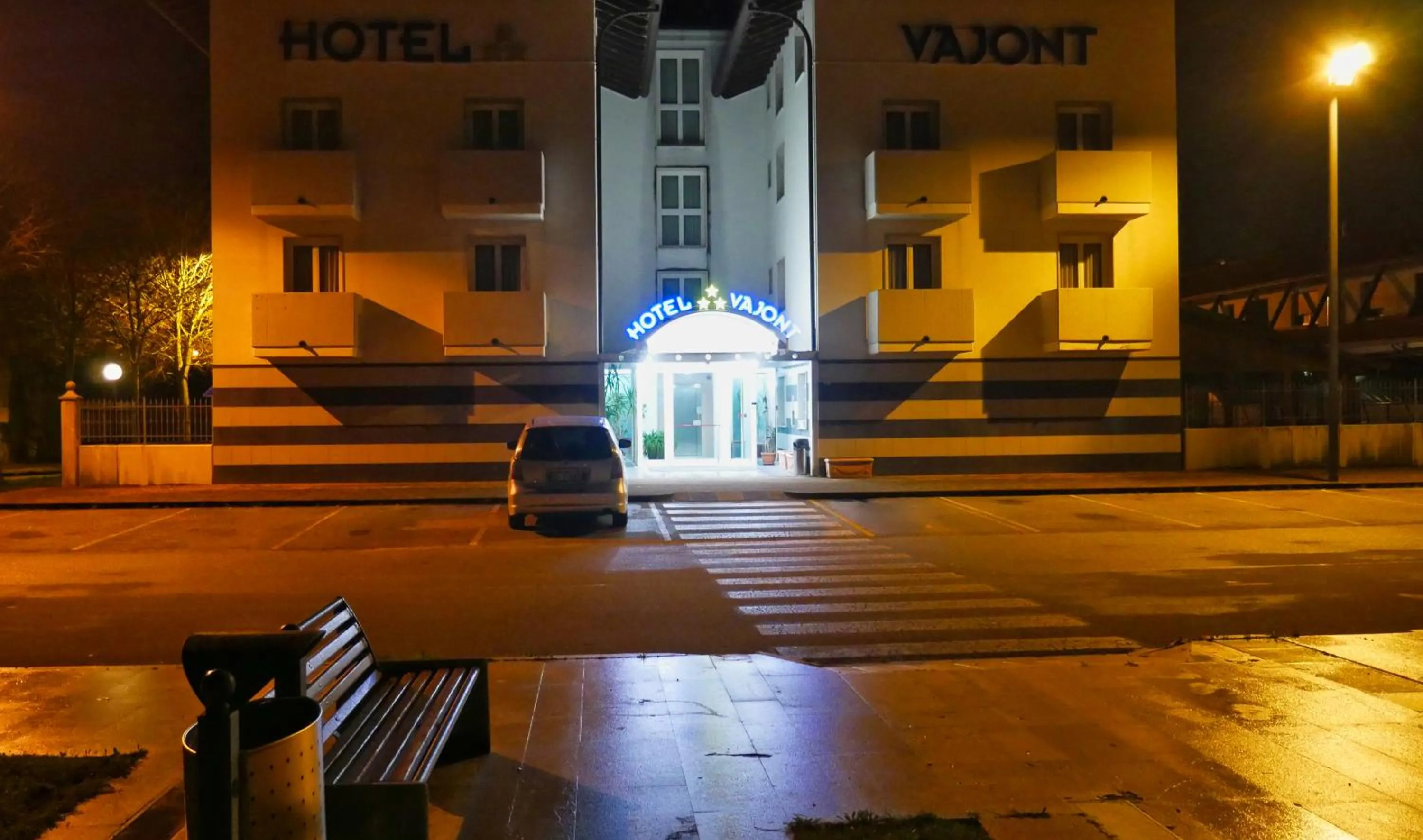 Facade/entrance in hotel Vajont