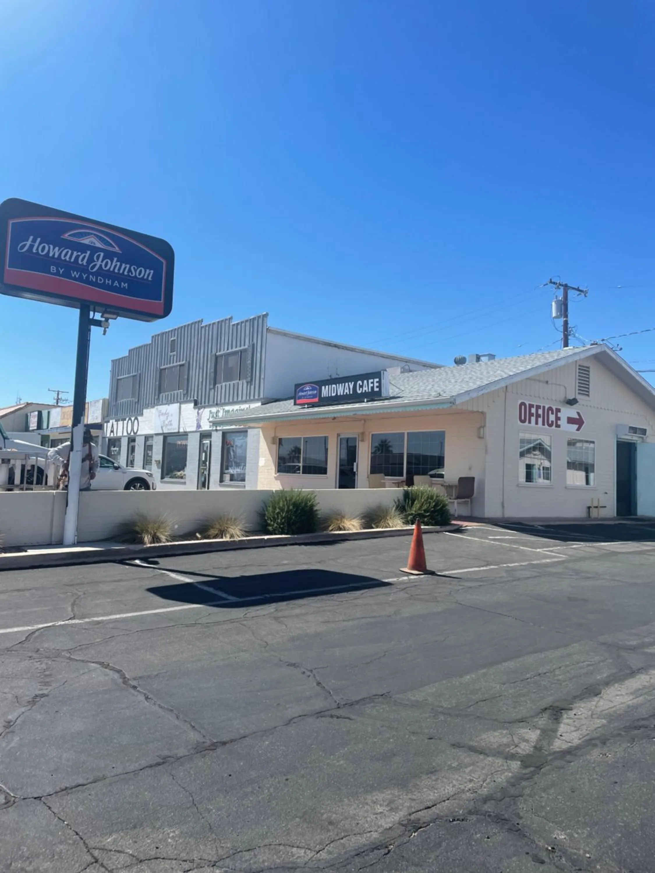 Restaurant/places to eat in Howard Johnson by Wyndham Ridgecrest, CA