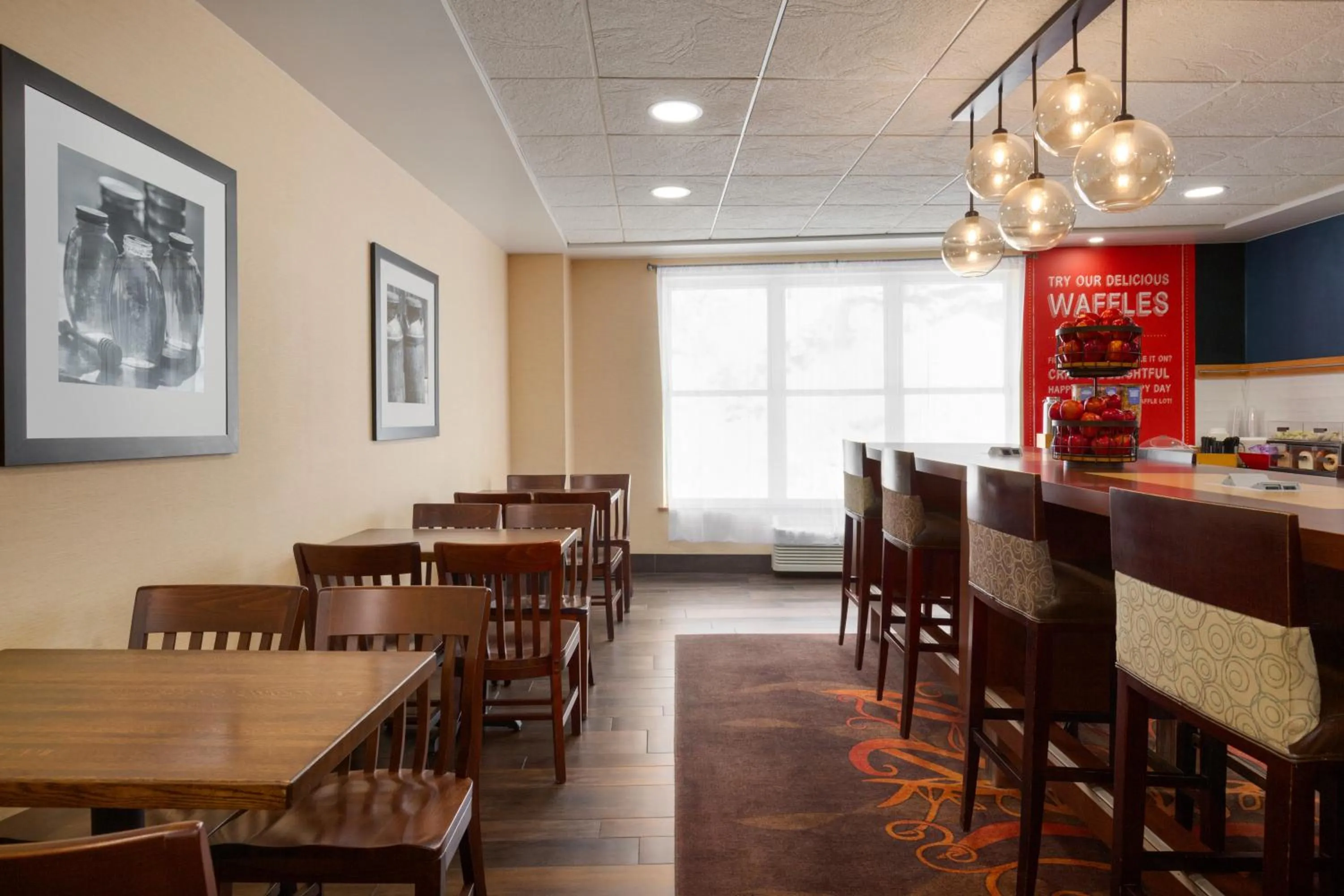 Breakfast in Hampton Inn at Tin Lizzie Gaming Resort