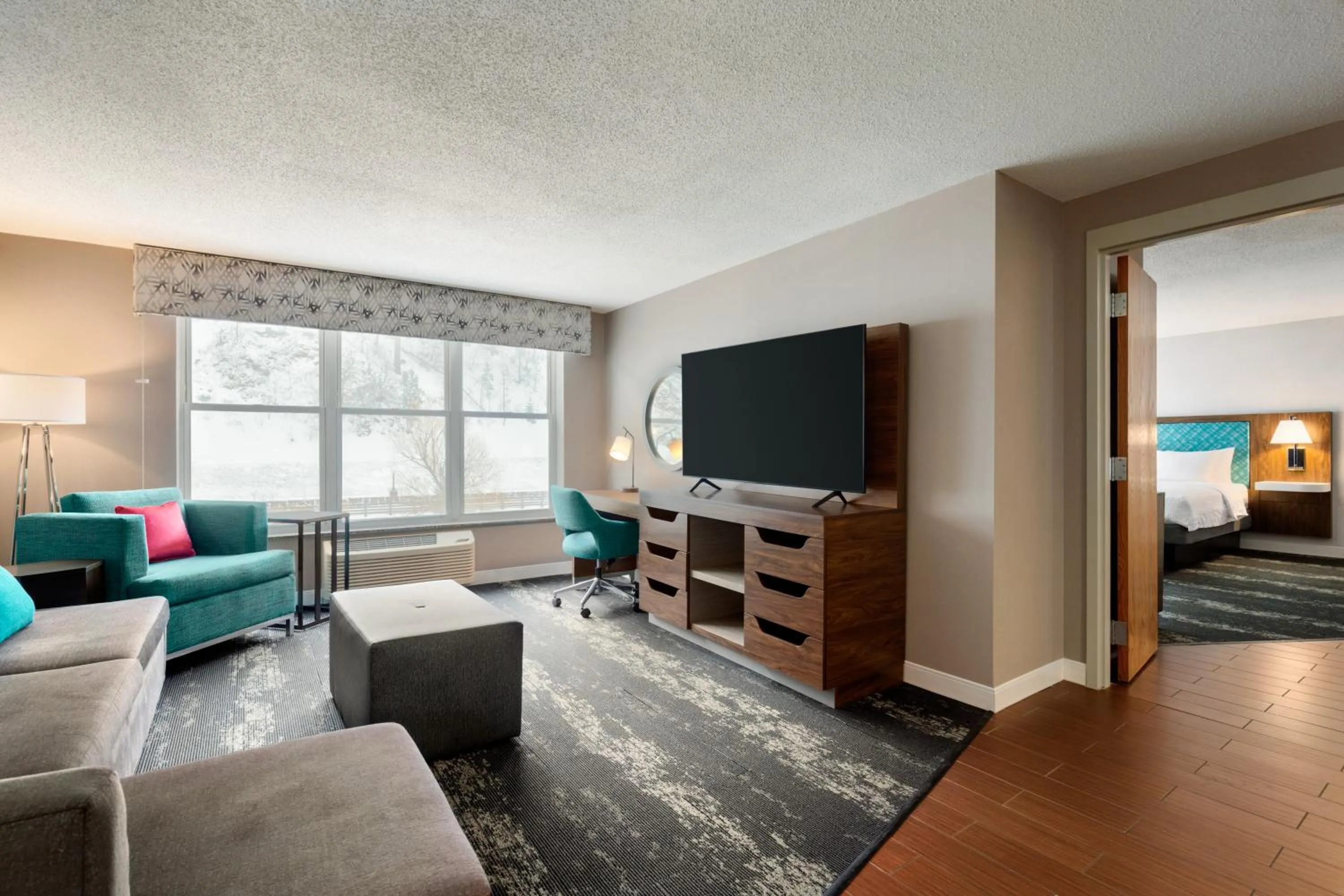 Living room in Hampton Inn at Tin Lizzie Gaming Resort