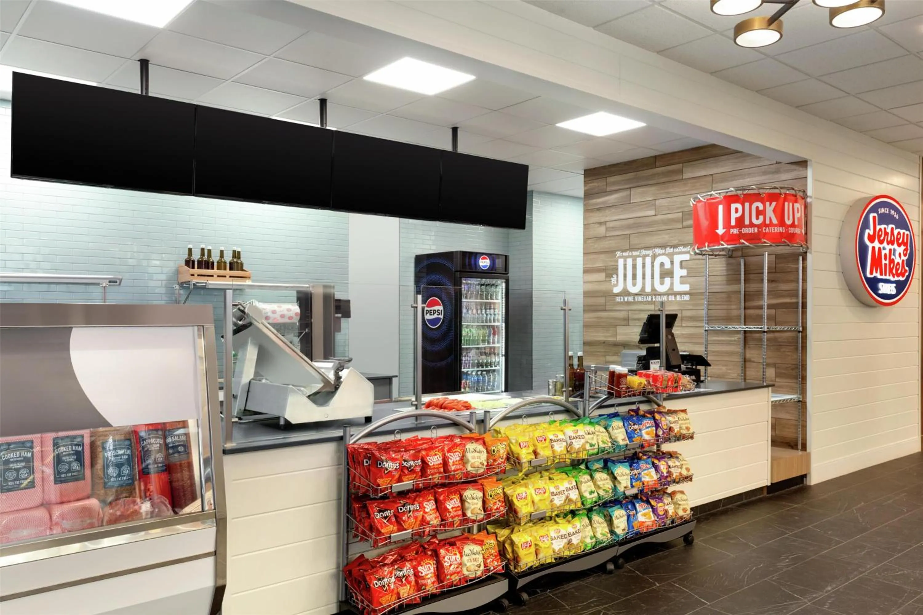 Dining area in Hampton Inn at Tin Lizzie Gaming Resort