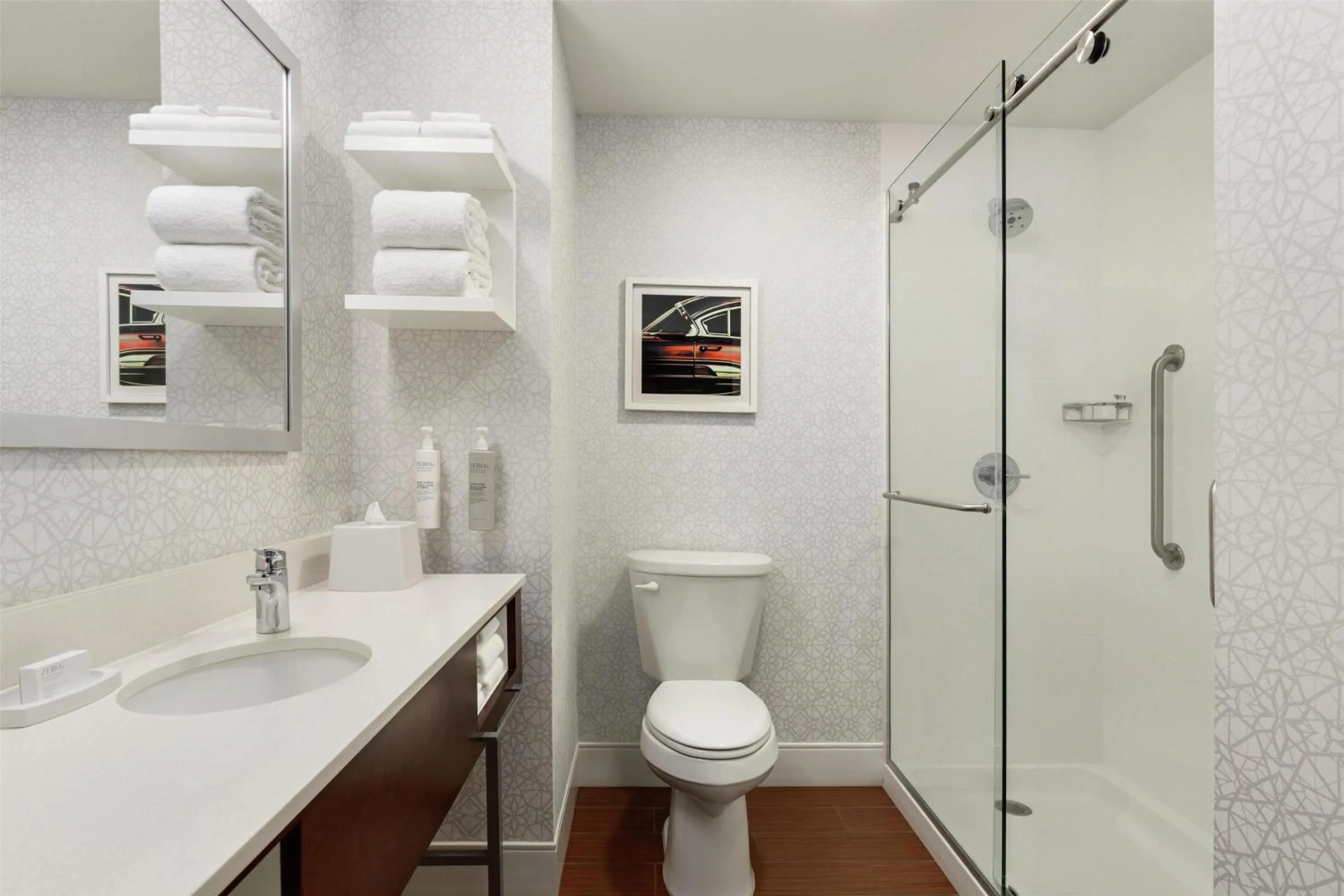 Bathroom in Hampton Inn at Tin Lizzie Gaming Resort