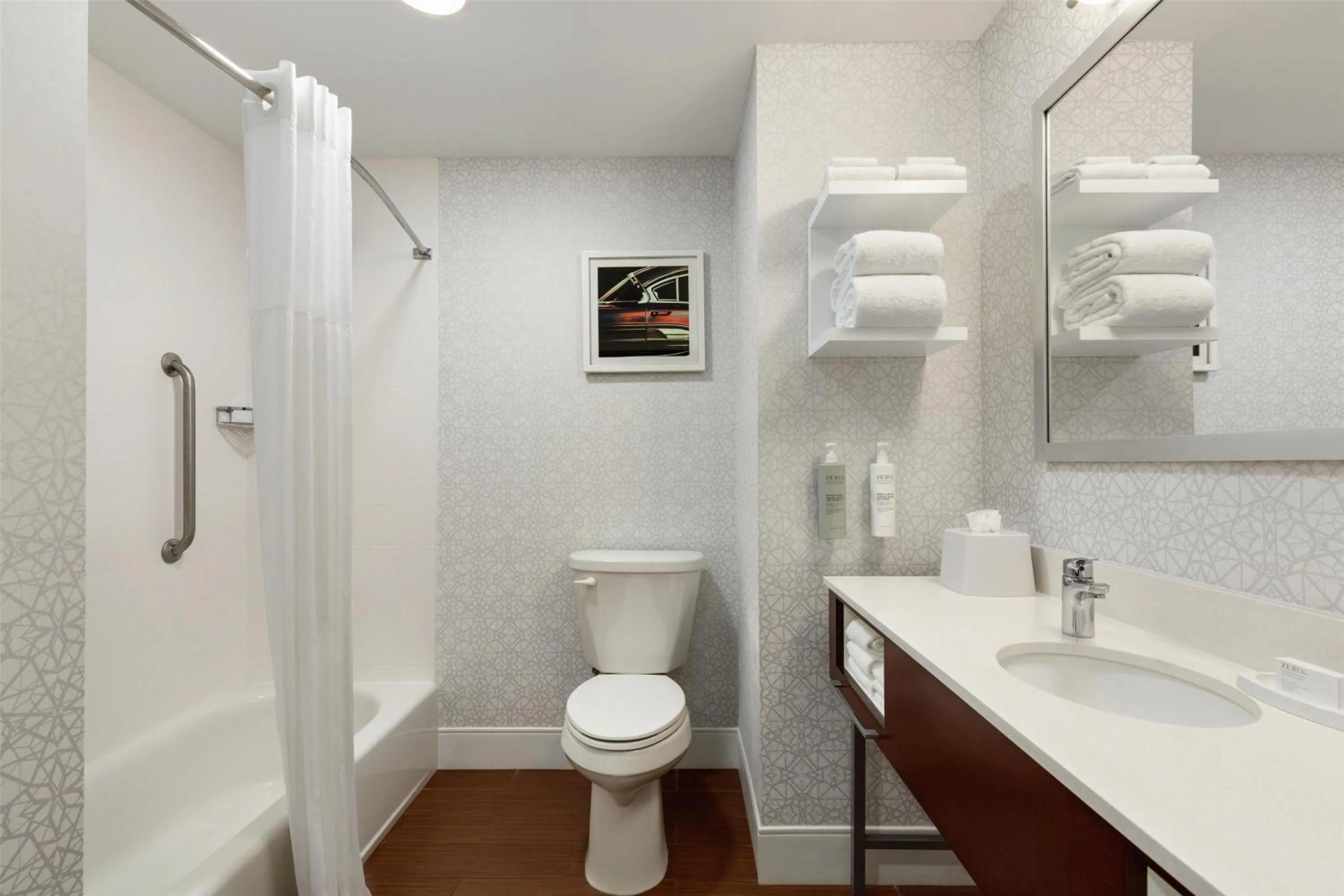 Bathroom in Hampton Inn at Tin Lizzie Gaming Resort