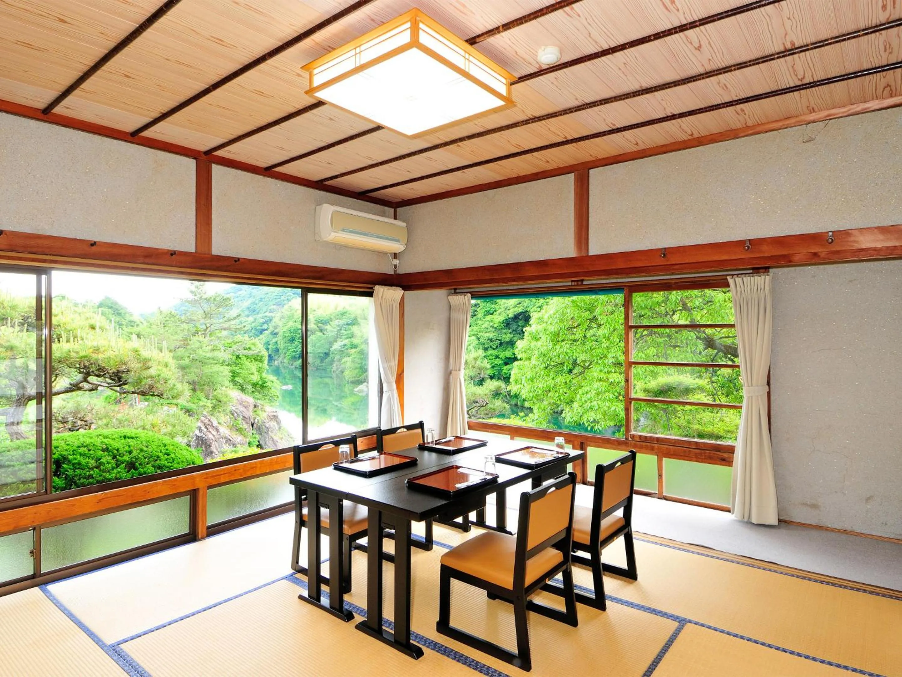 Photo of the whole room in Yumeno Onsen