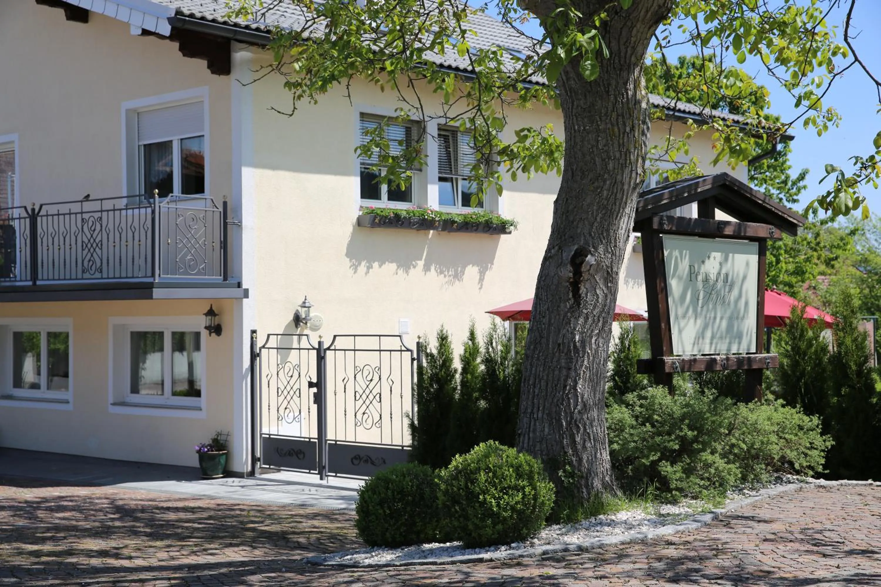 Property building in Pension Knoll