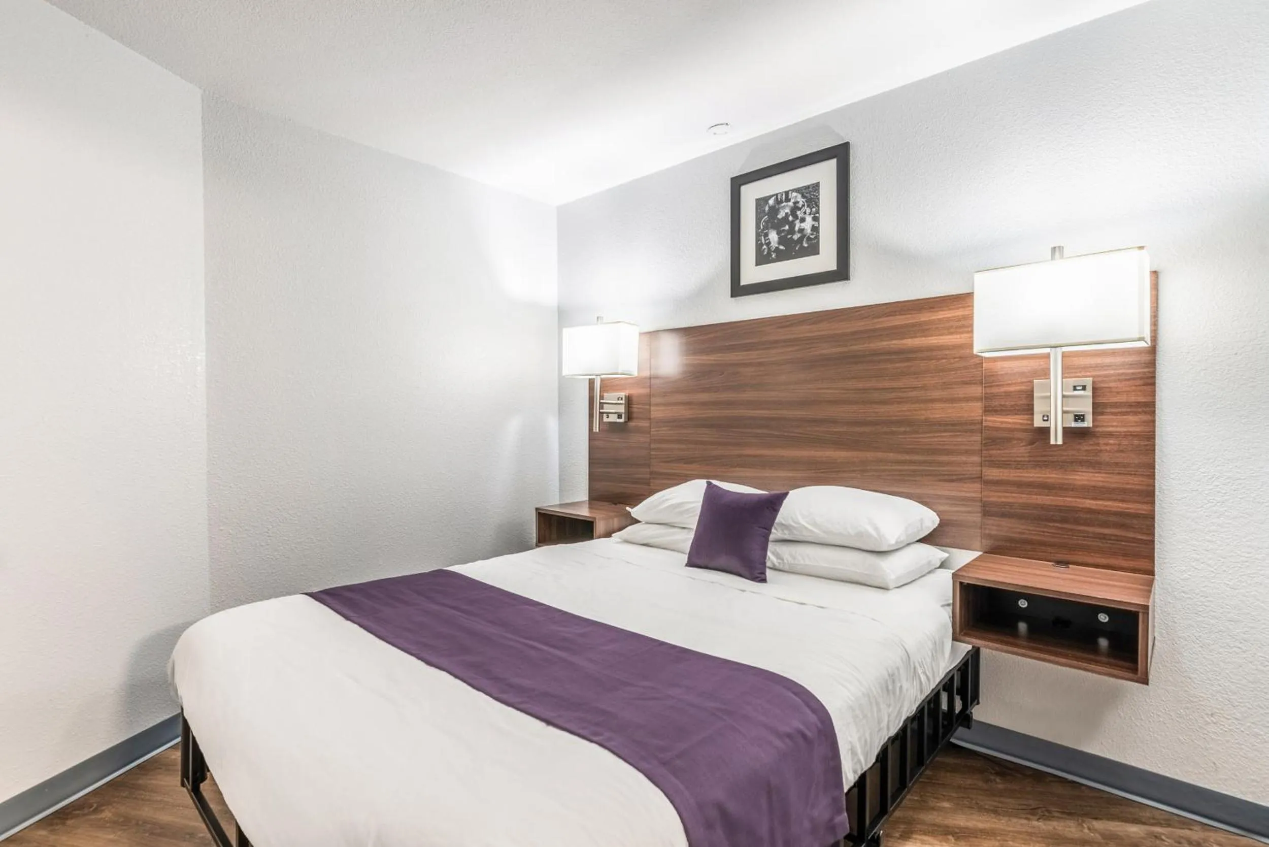 Bed in Americas Best Value Inn Searcy