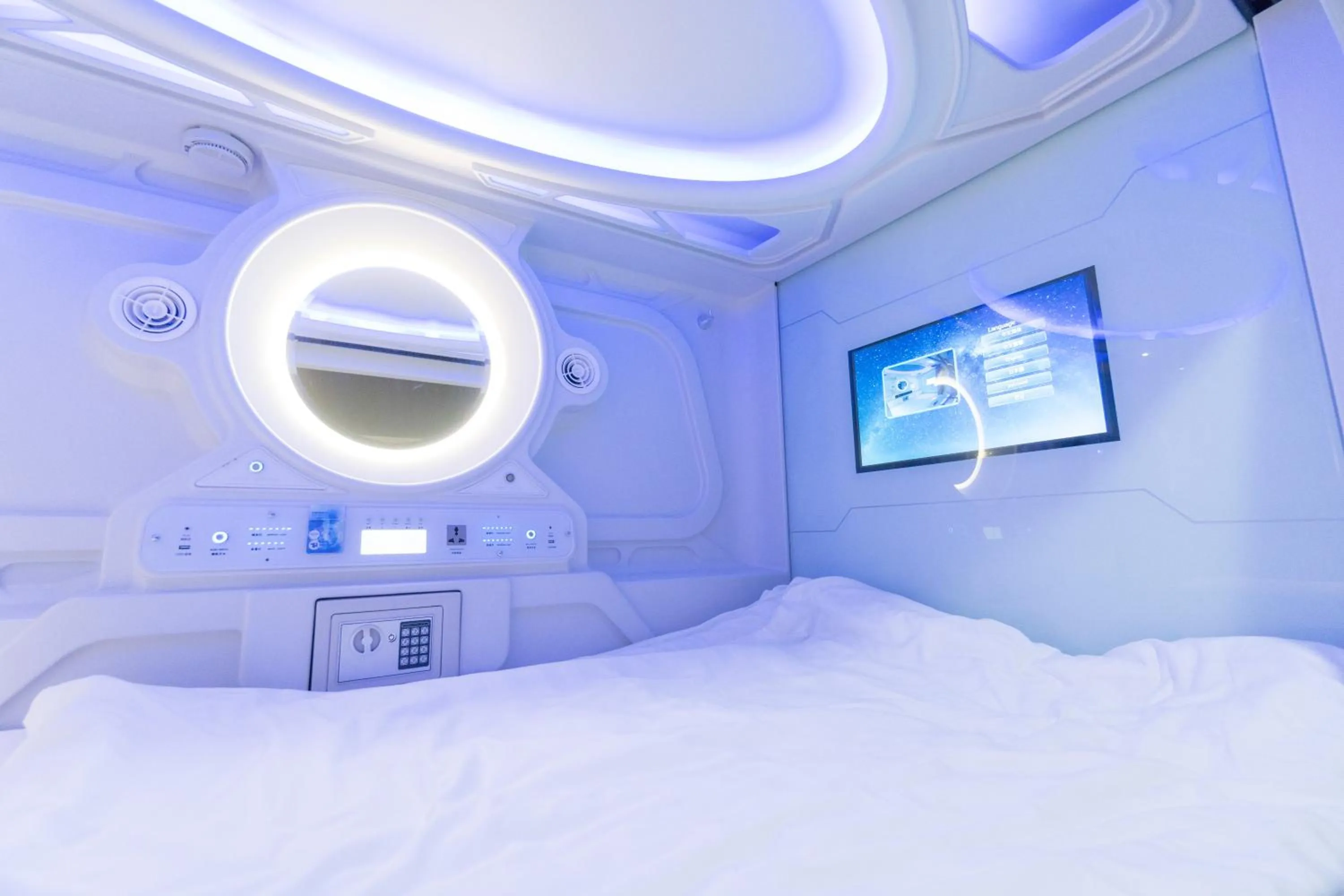 Photo of the whole room, Bed in Seaview Capsule Hotel