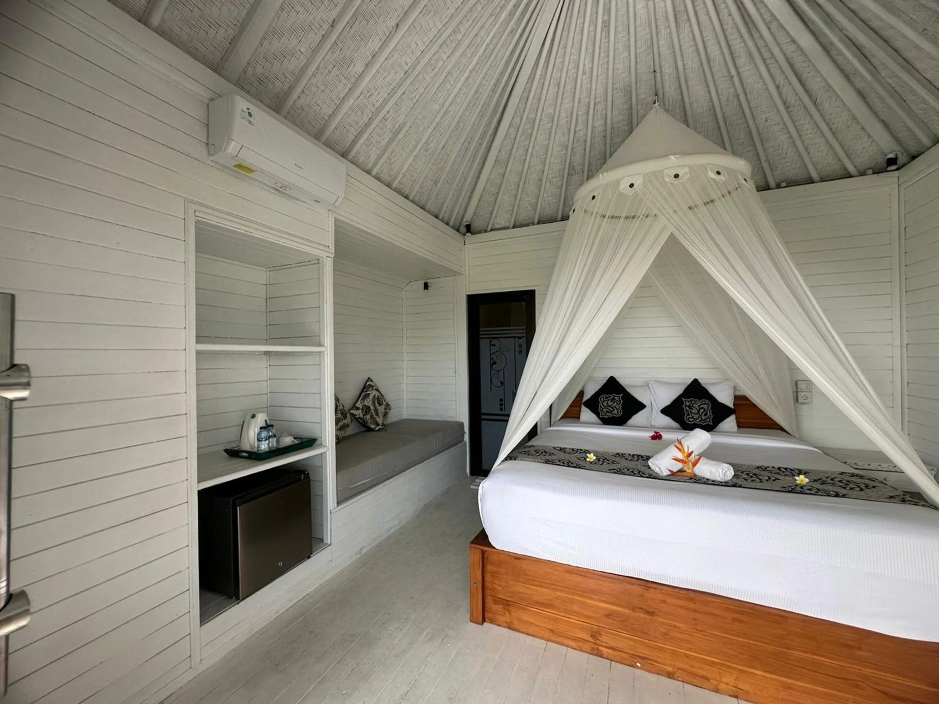 Bed in Blue Lagoon Secret Villas