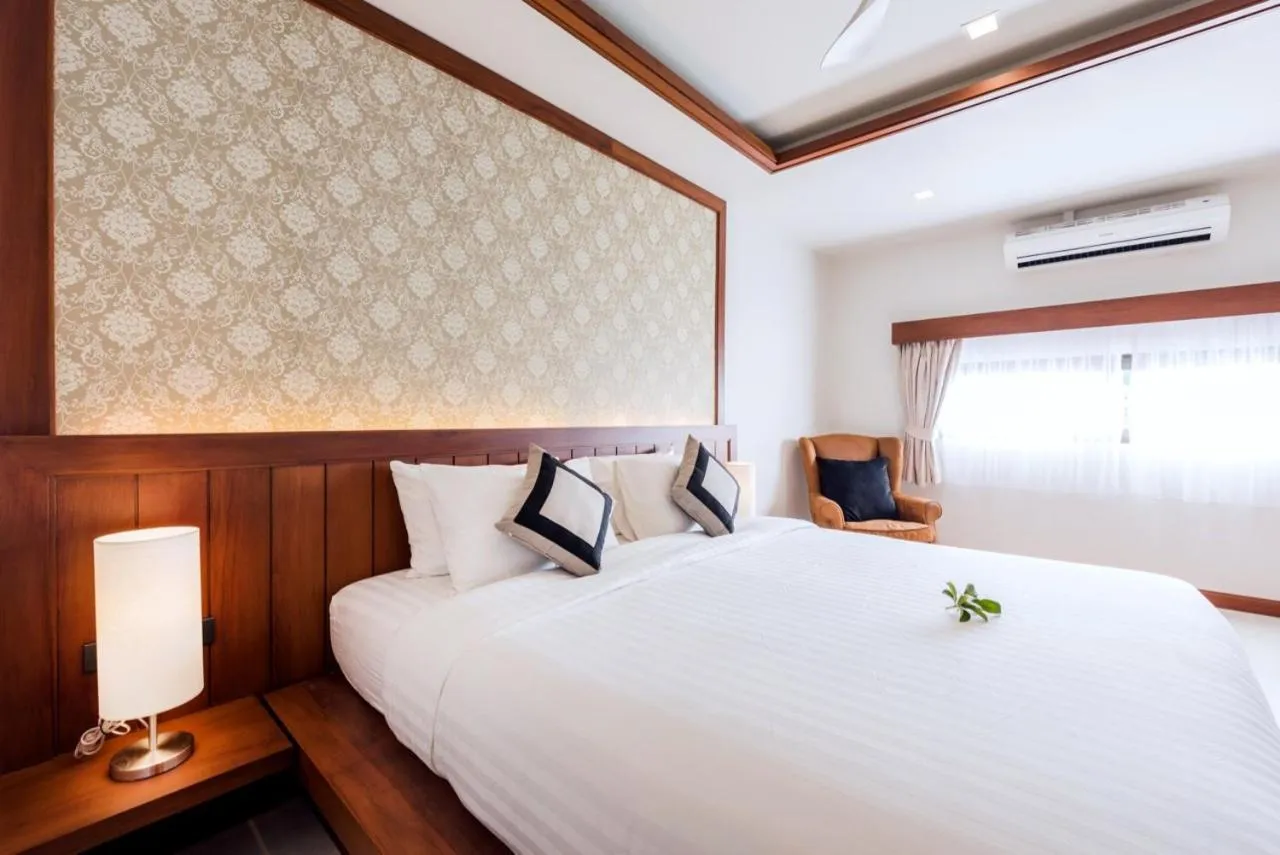 Bedroom, Bed in Penthouse Savoye