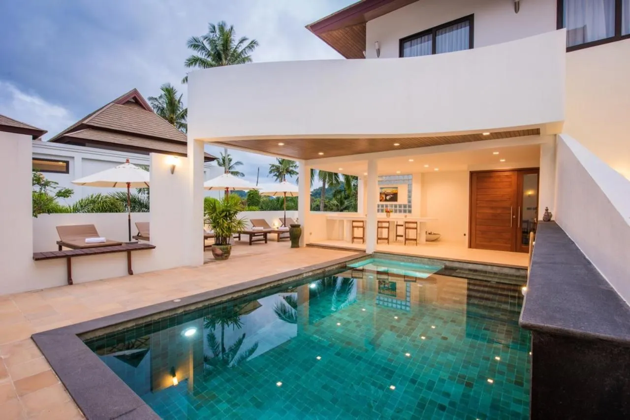 Shower in Penthouse Savoye