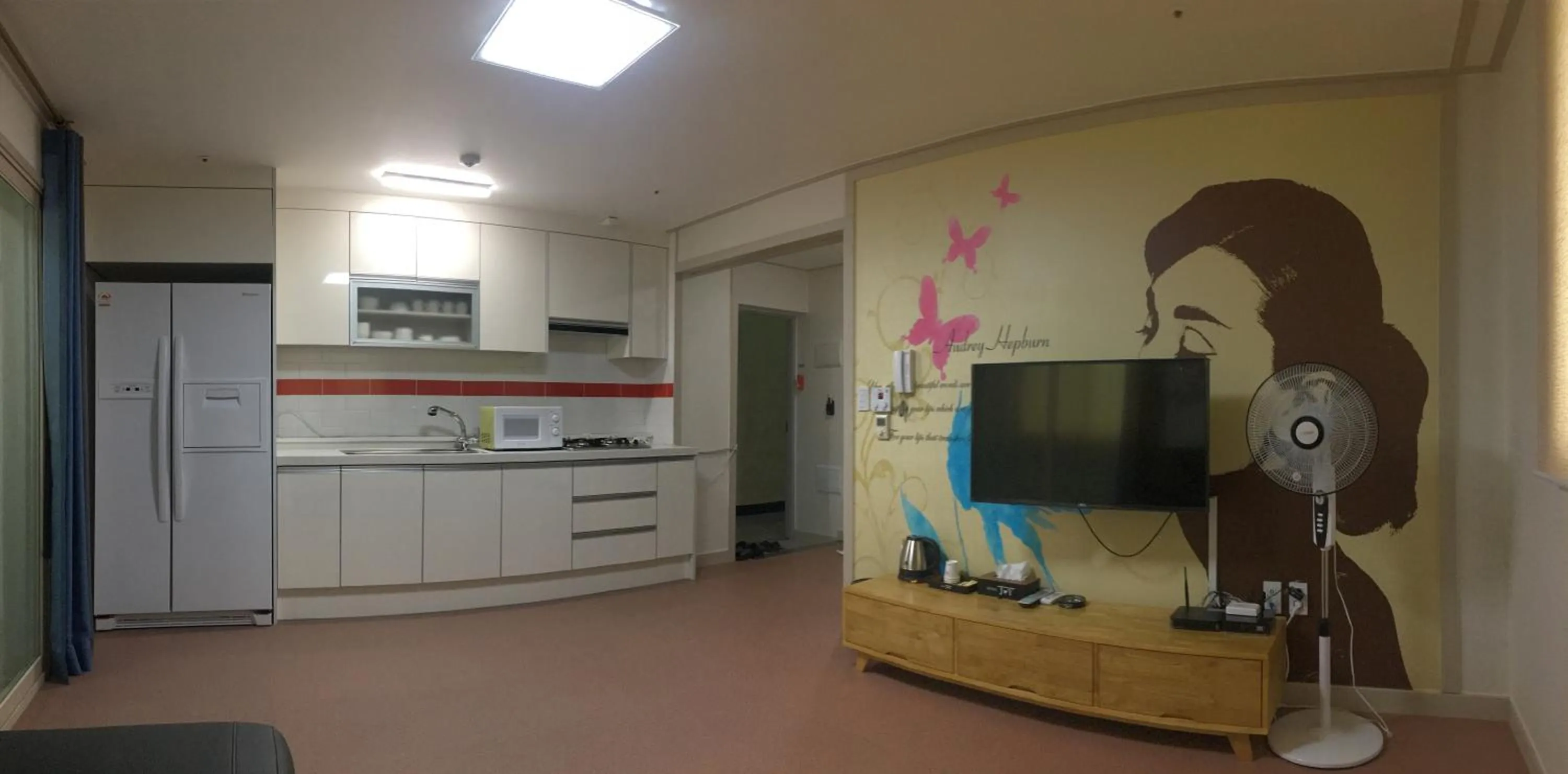 TV and multimedia in Hotel Joy near Camp Humphres