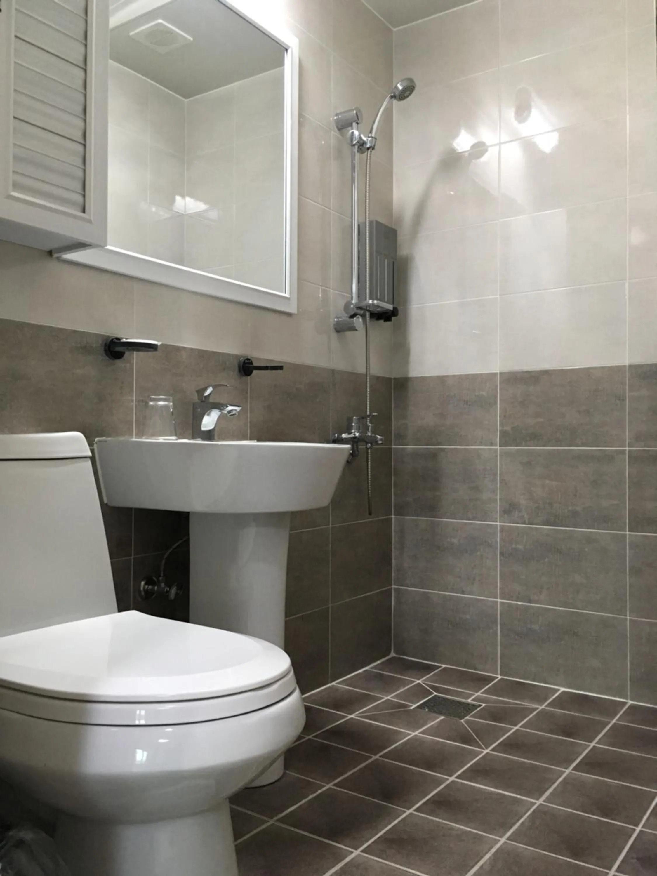 Shower in Hotel Joy near Camp Humphres