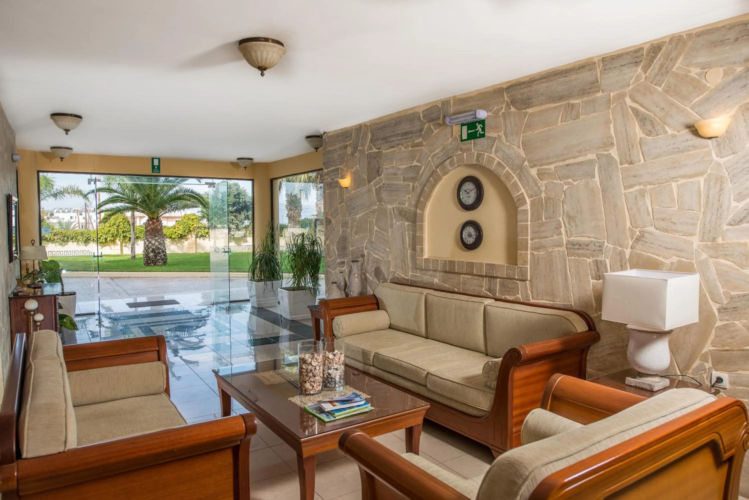 Lobby or reception in Mirtilos Studios & Apartments