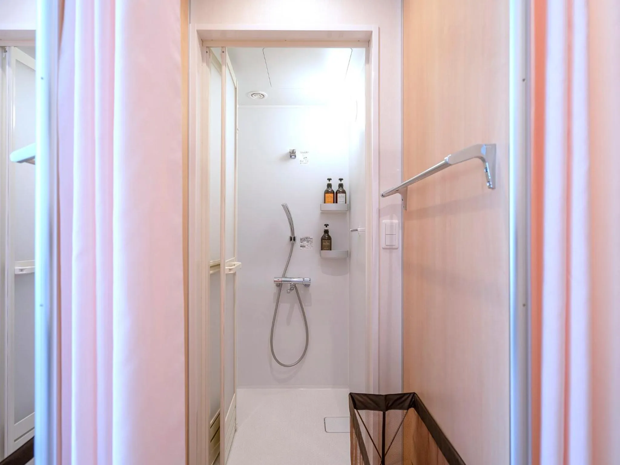 Shower in La'gent Hotel Okinawa Chatan Hotel and Hostel