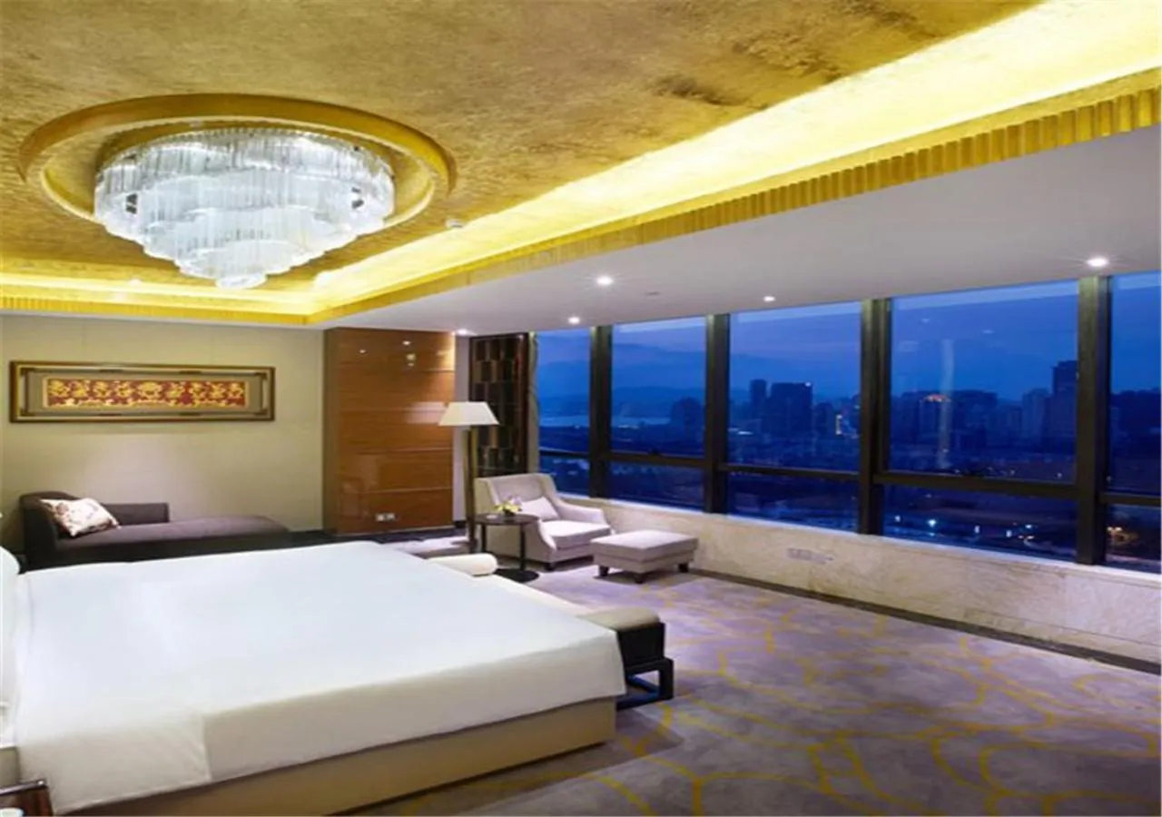 Bed in Xiamen Airlines Lakeside Hotel