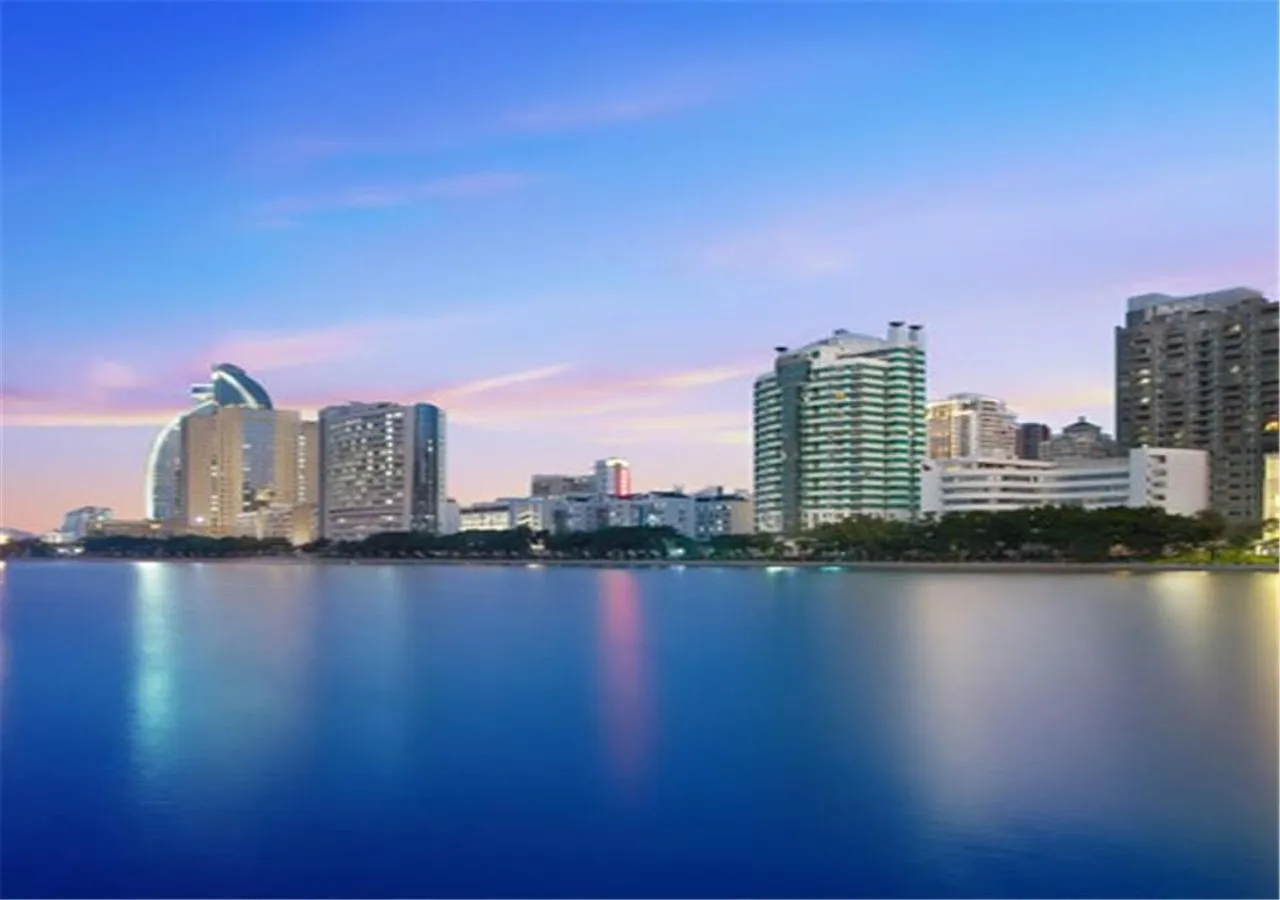 Xiamen Airlines Lakeside Hotel