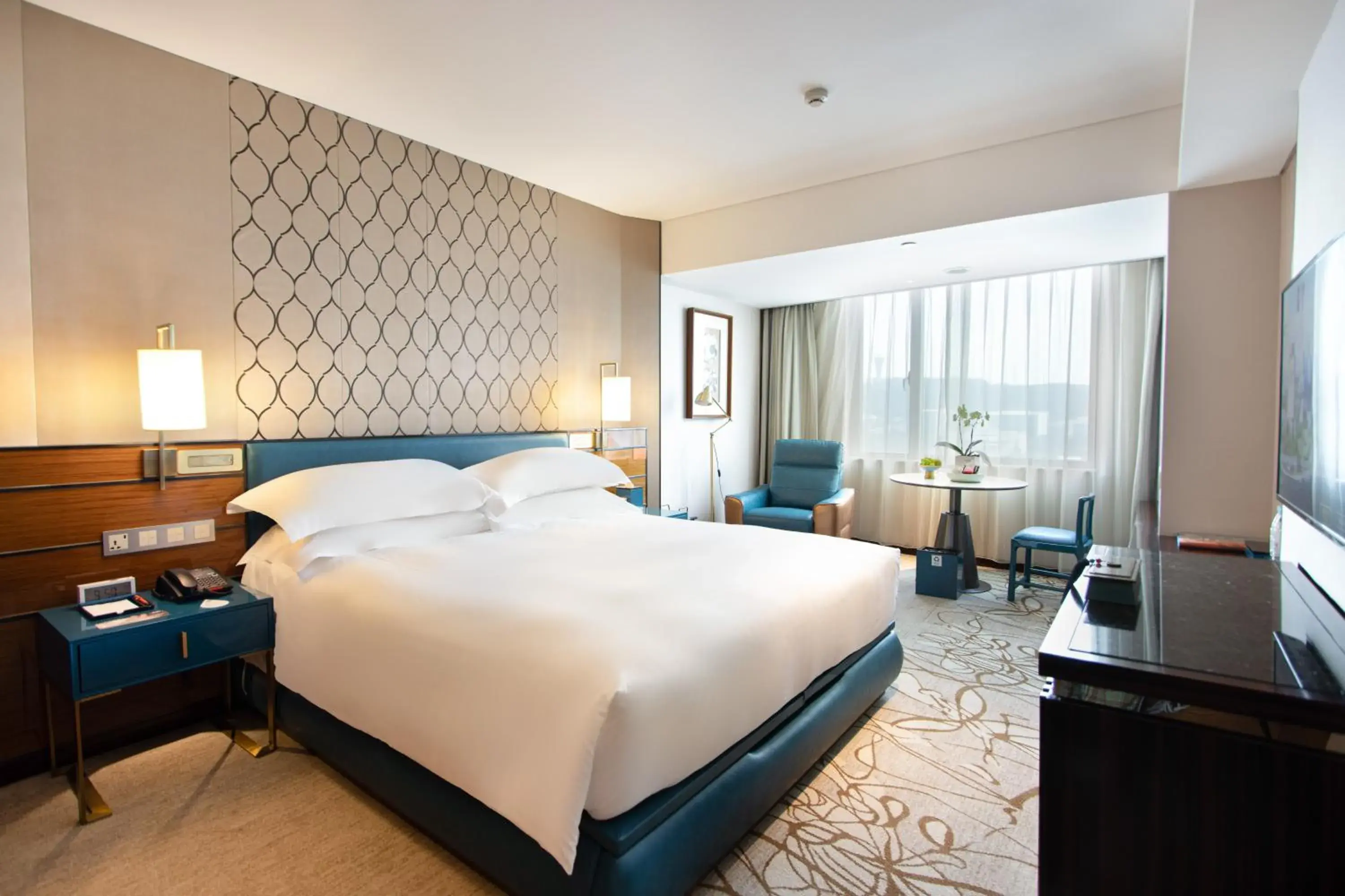 Business Double or Twin Room with Lake View in Xiamen Airlines Lakeside Hotel Business Double or Twin Room with Lake View in Xiamen Airlines Lakeside Hotel