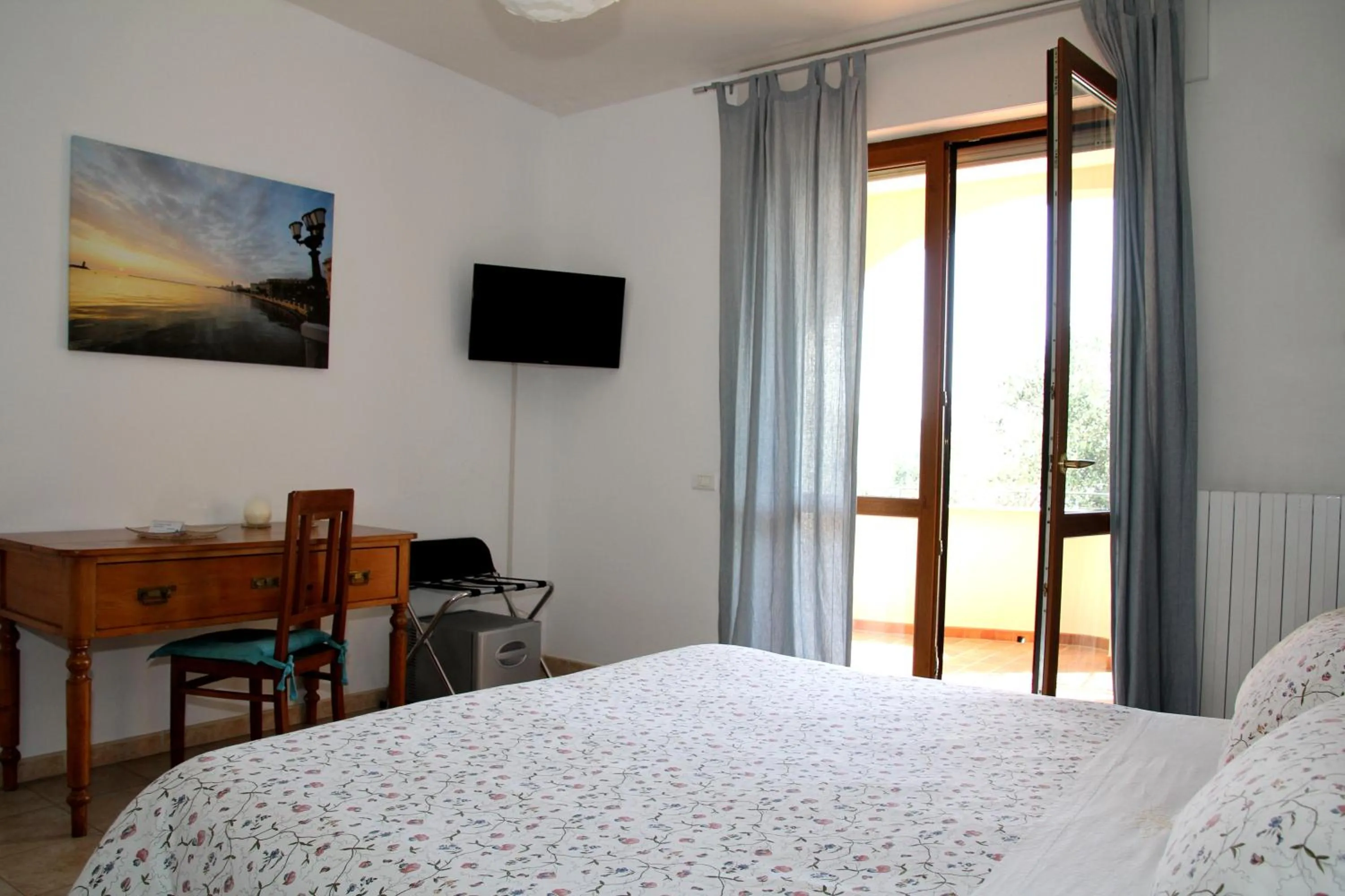 Bedroom, Bed in B&B La Rosa Blu