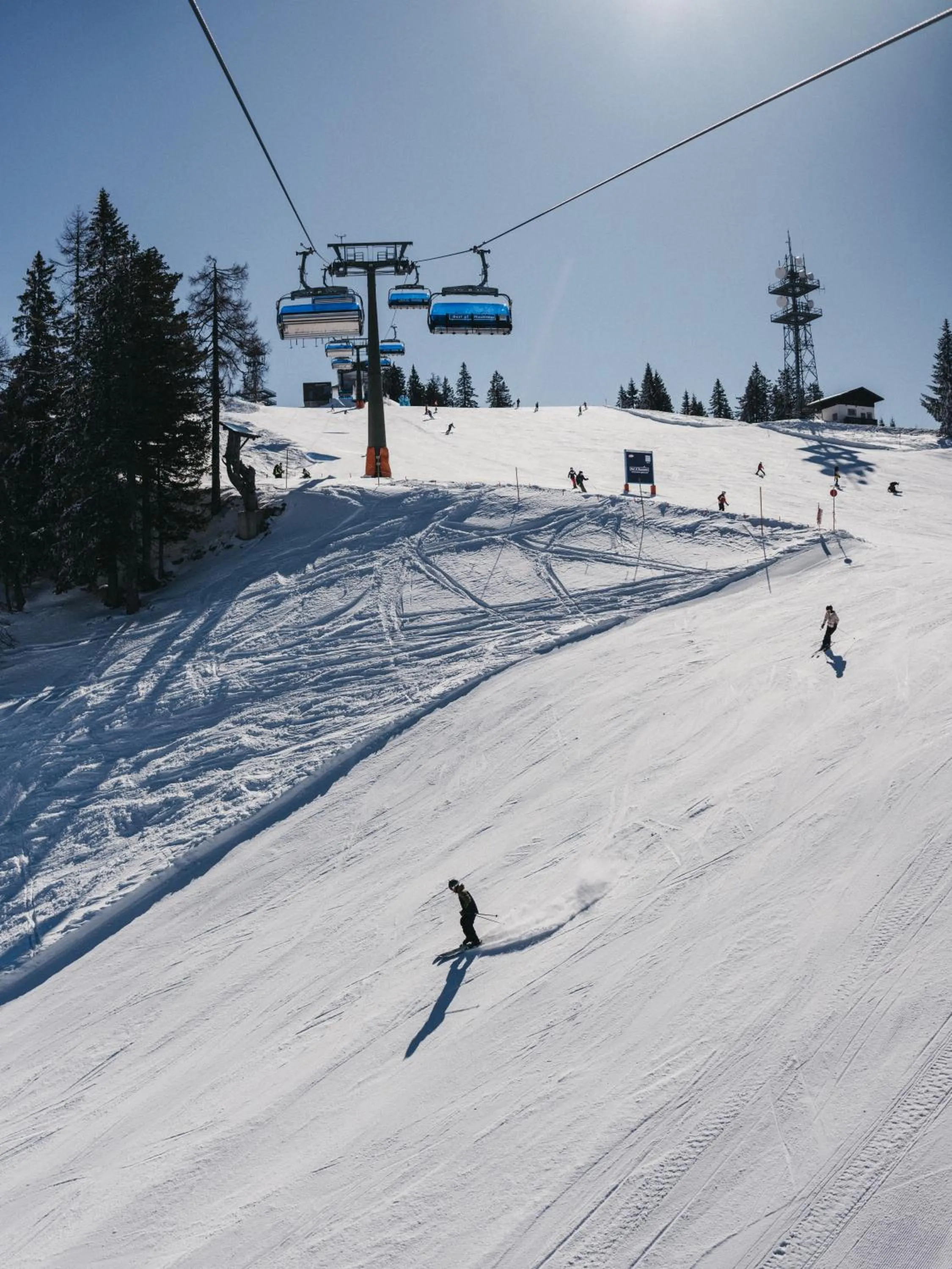Skiing in Sonnhof Alpendorf - an adults only place