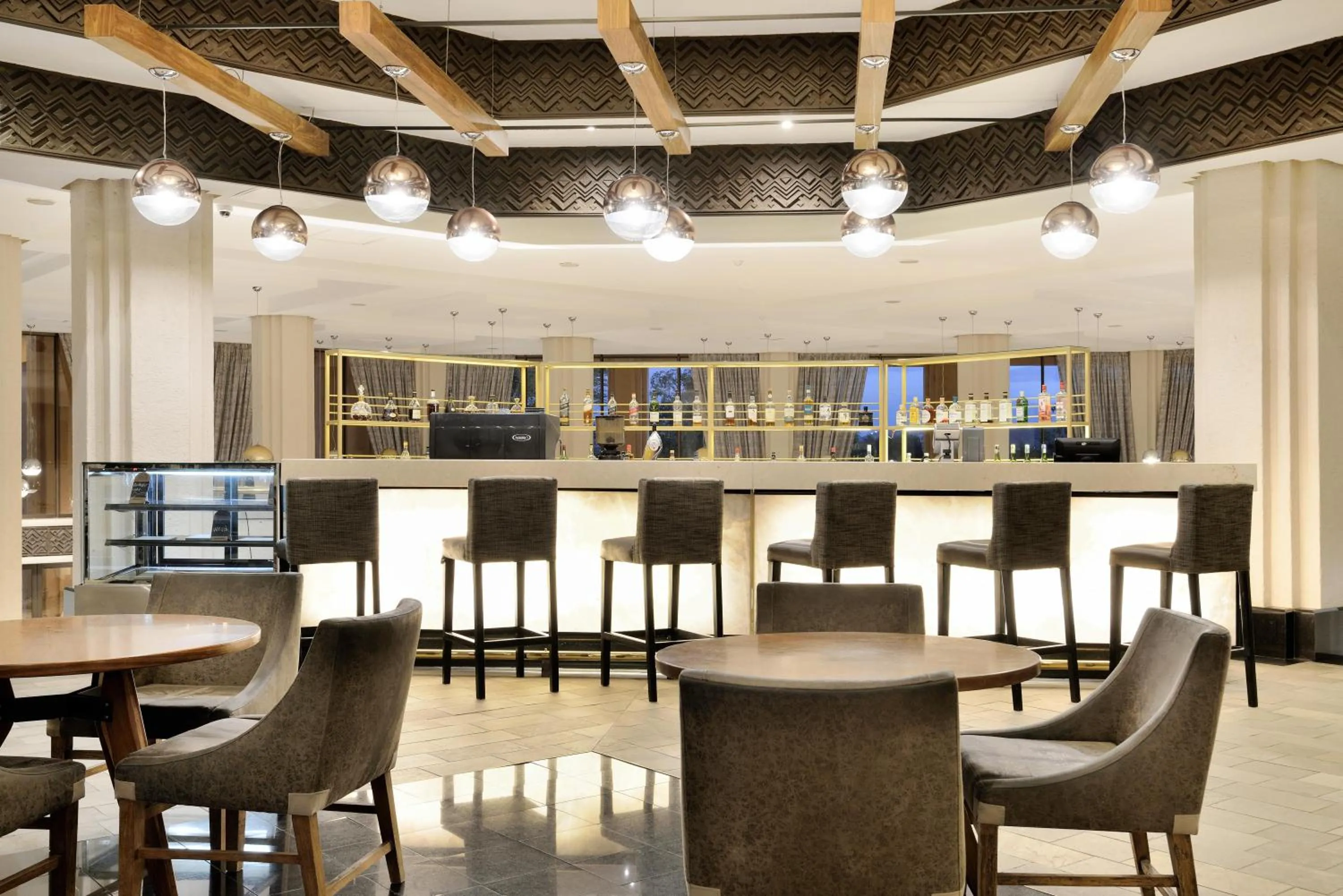 Lounge or bar in Windhoek Country Club Resort