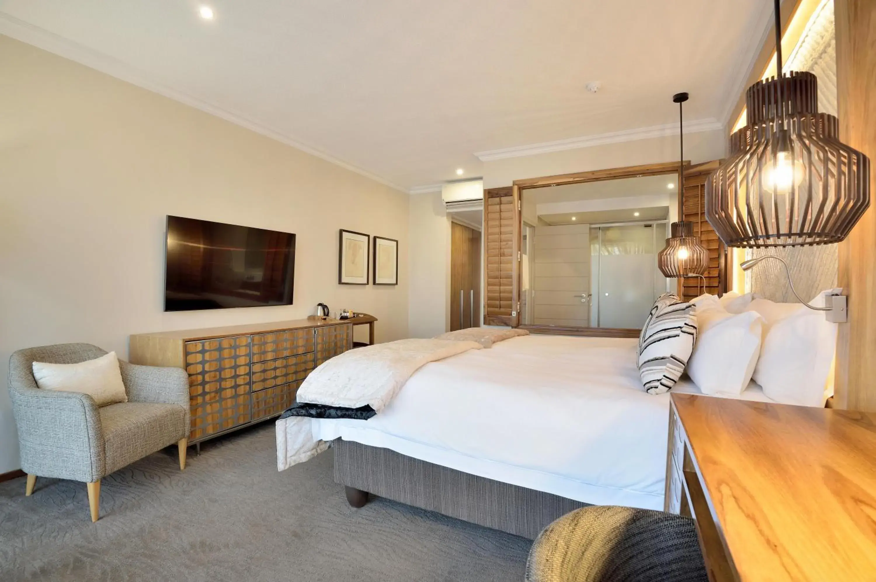 Twin Room - single occupancy - Disability Access in Windhoek Country Club Resort Twin Room - single occupancy - Disability Access in Windhoek Country Club Resort