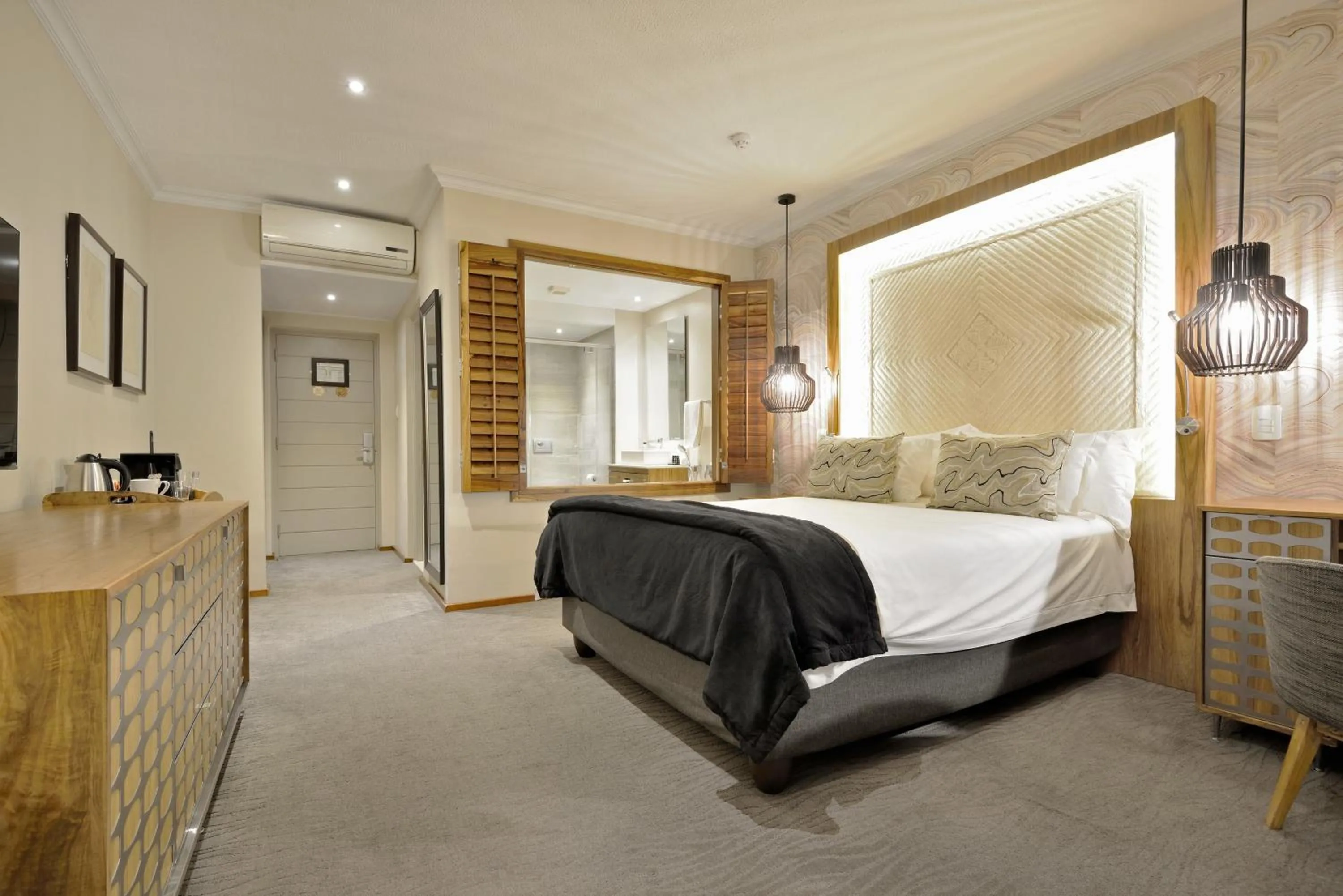 Bedroom, Bed in Windhoek Country Club Resort