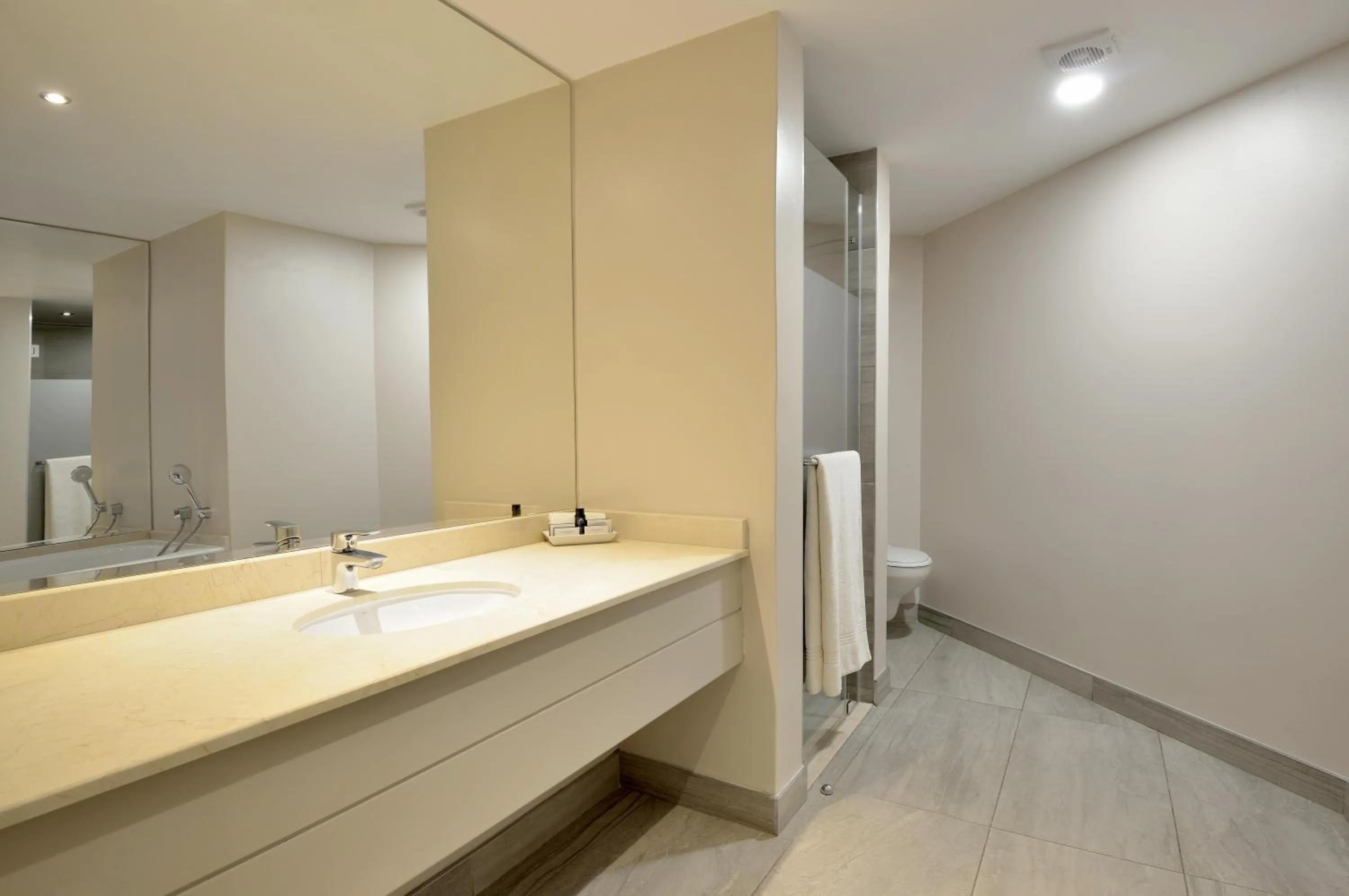 Bathroom in Windhoek Country Club Resort