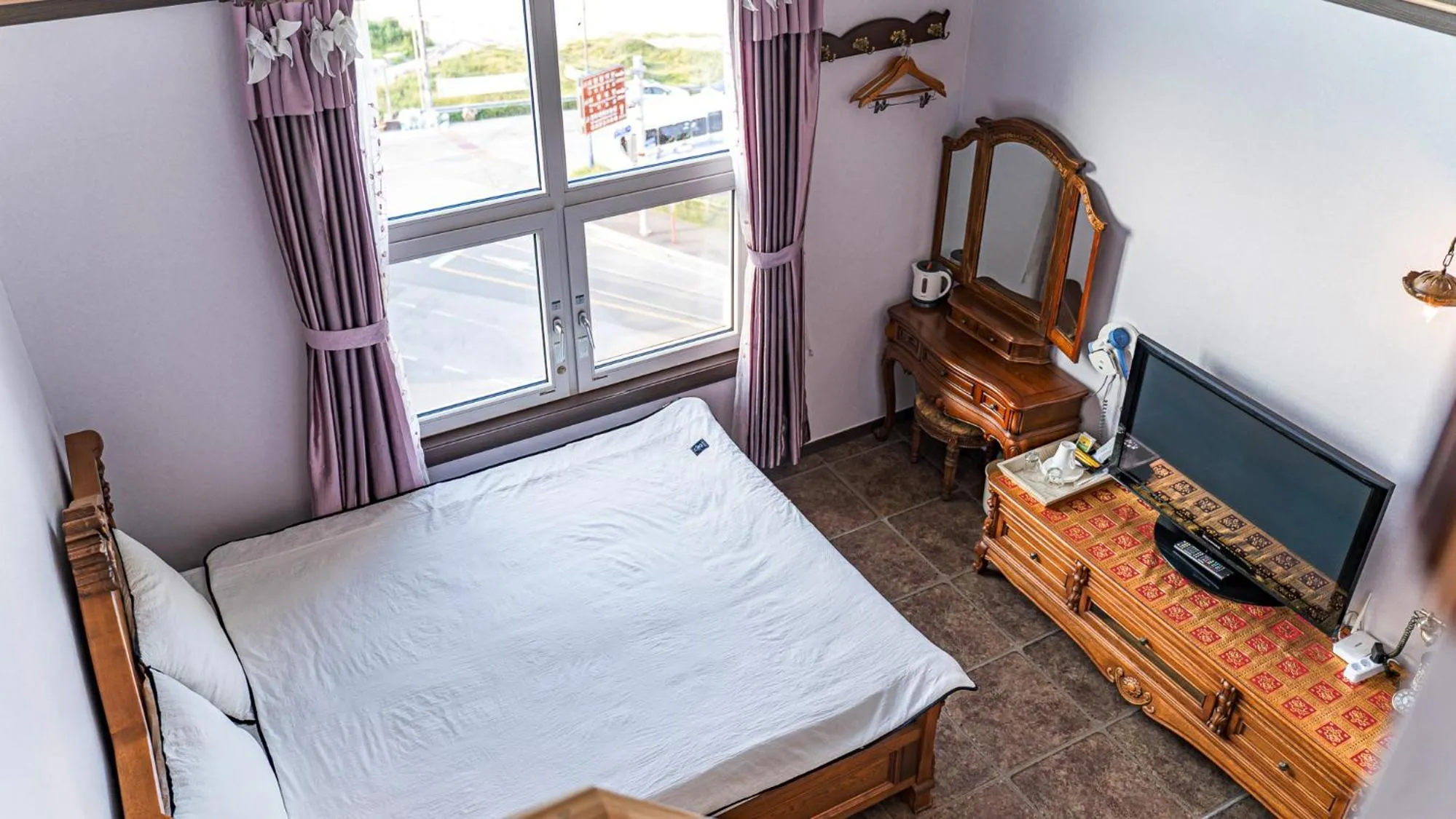 Photo of the whole room, Bed in Pension Badawa