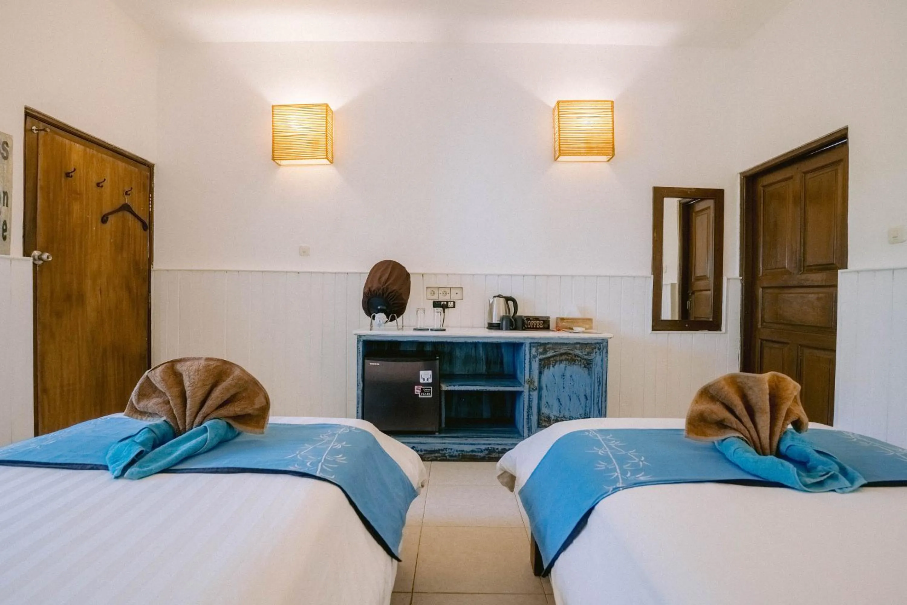 Bedroom, Bed in Tír na nÓg Beachfront Resort