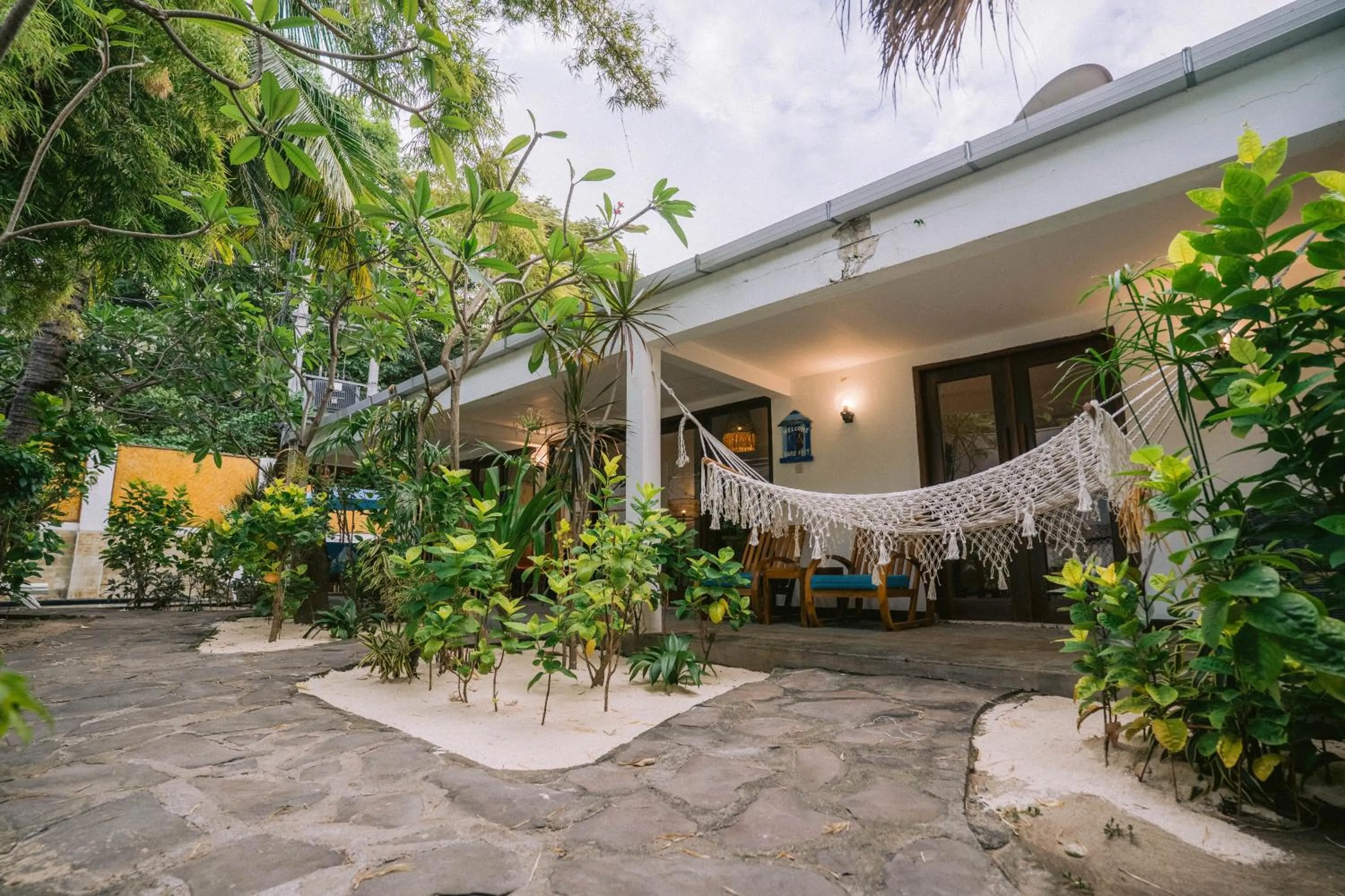 Garden in Tír na nÓg Beachfront Resort