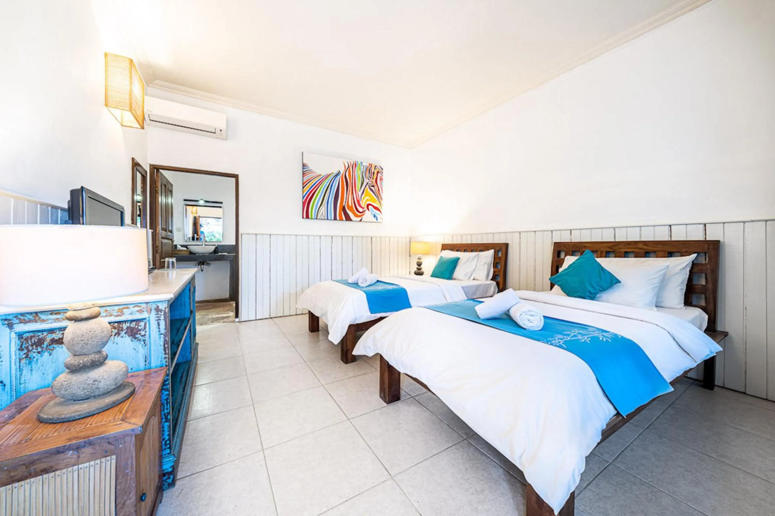 Bed in Tír na nÓg Beachfront Resort