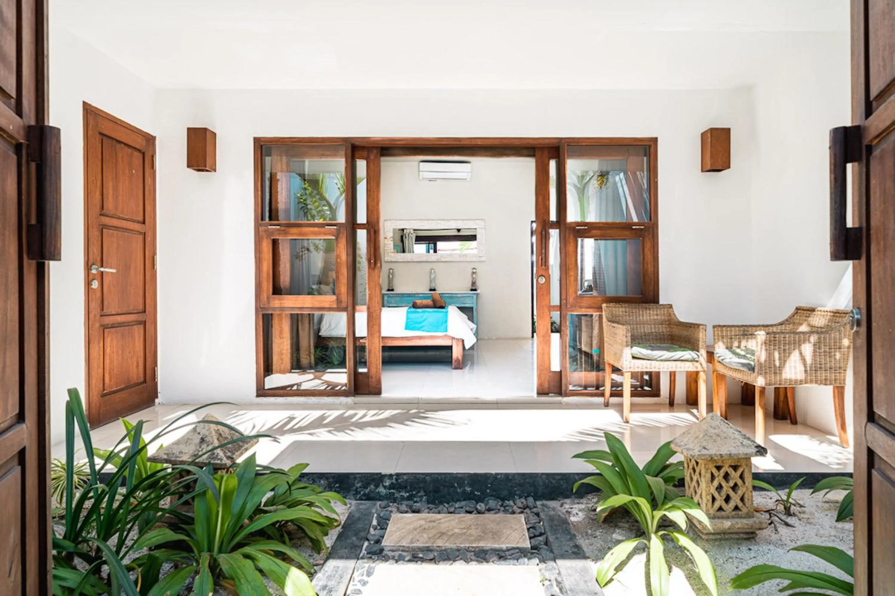 Garden in Tír na nÓg Beachfront Resort