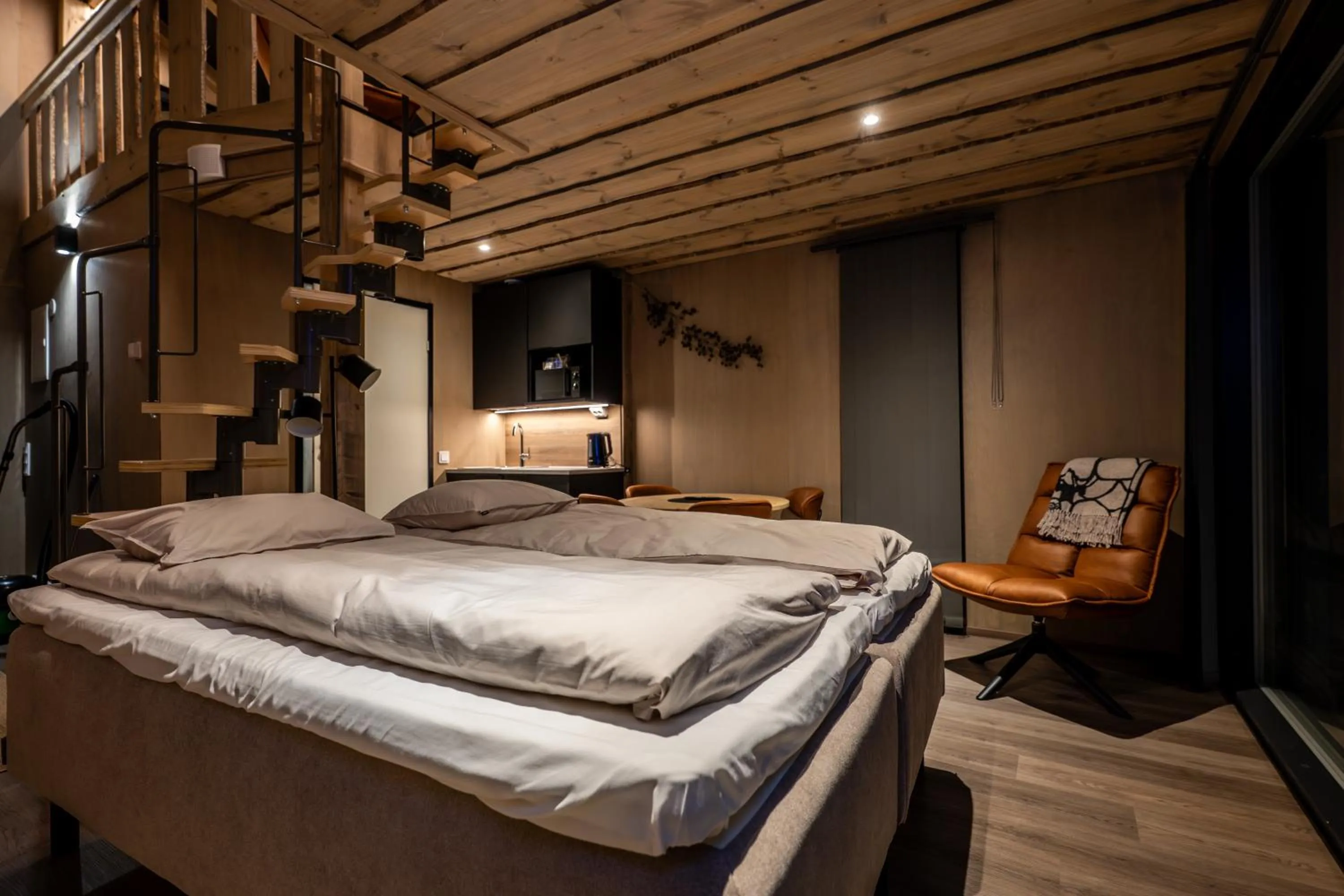 Photo of the whole room, Bed in Arctic Guesthouse & Igloos