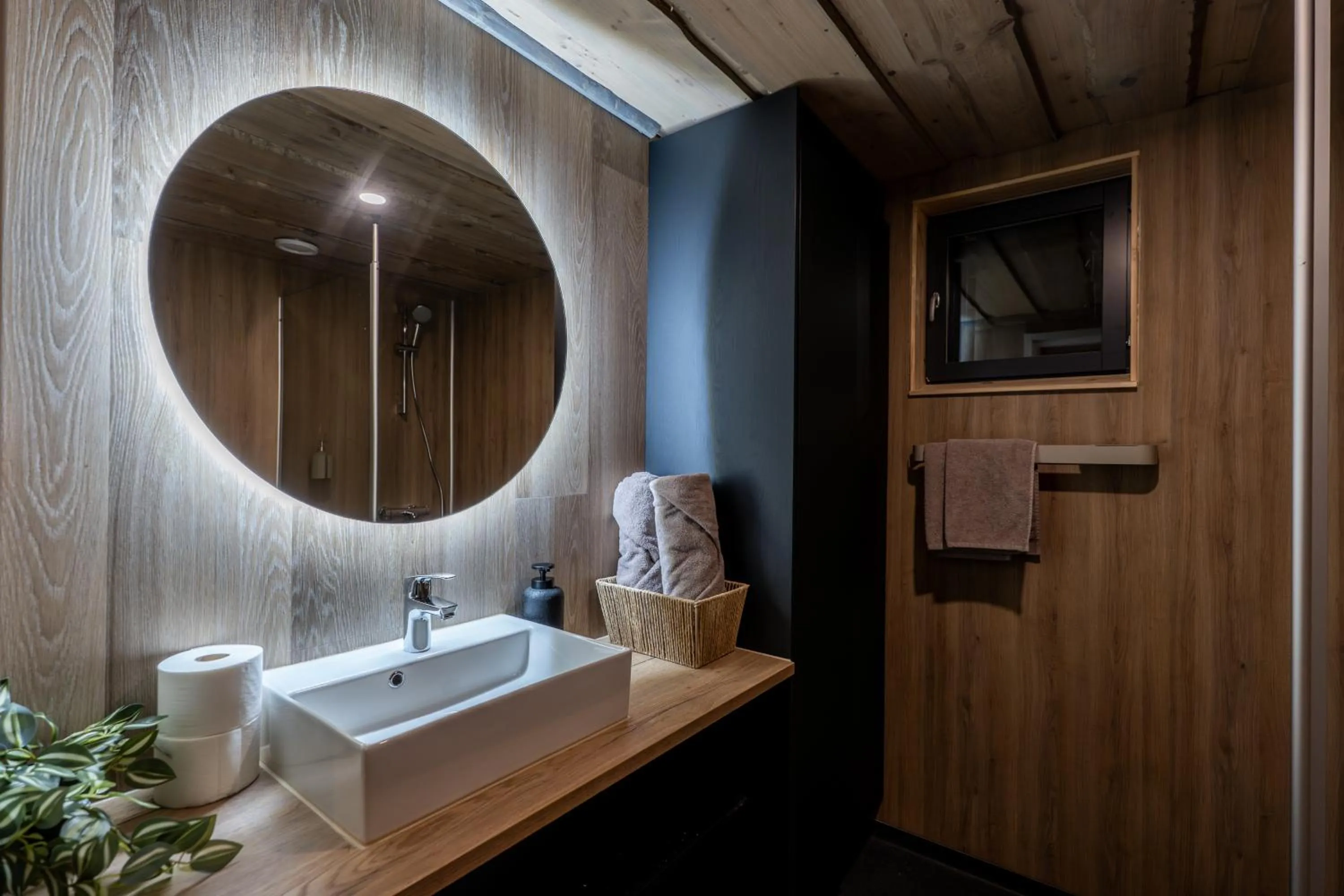 Bathroom in Arctic Guesthouse & Igloos