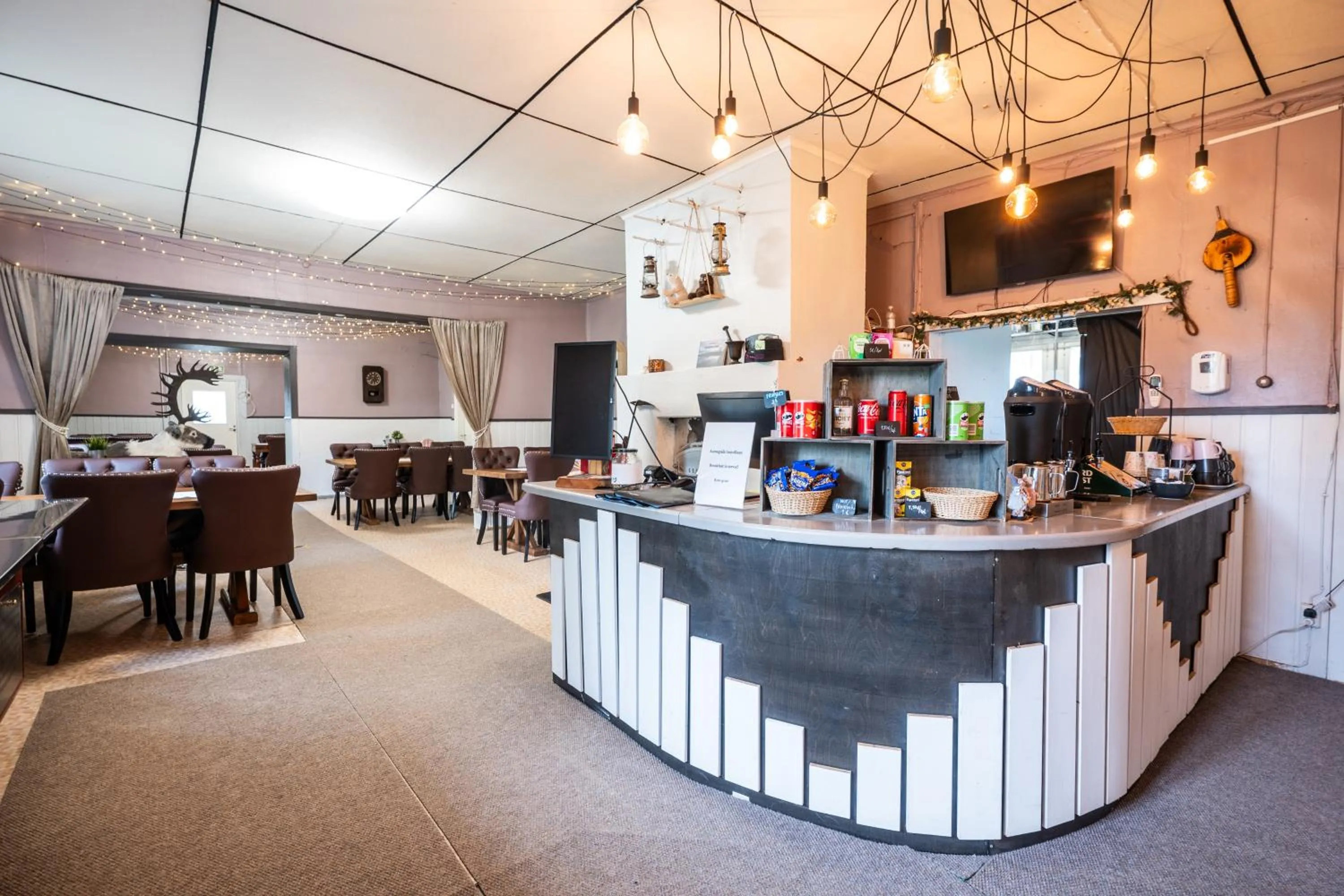 Lobby or reception in Arctic Guesthouse & Igloos